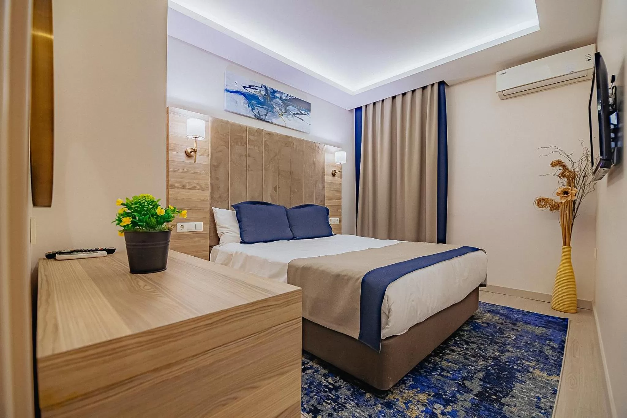 Bedroom, Bed in The Milltown Hotel