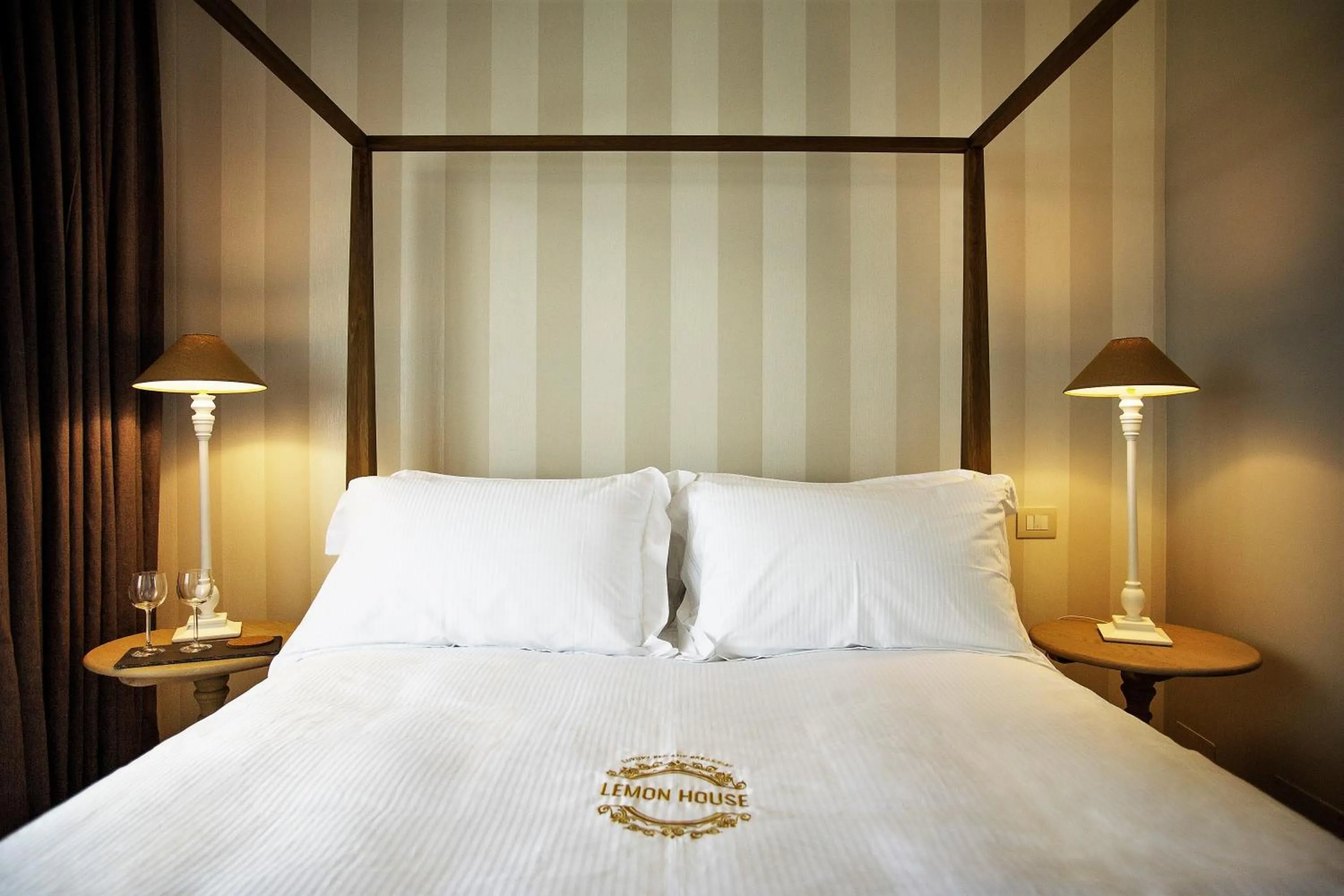 Decorative detail, Bed in Lemon House