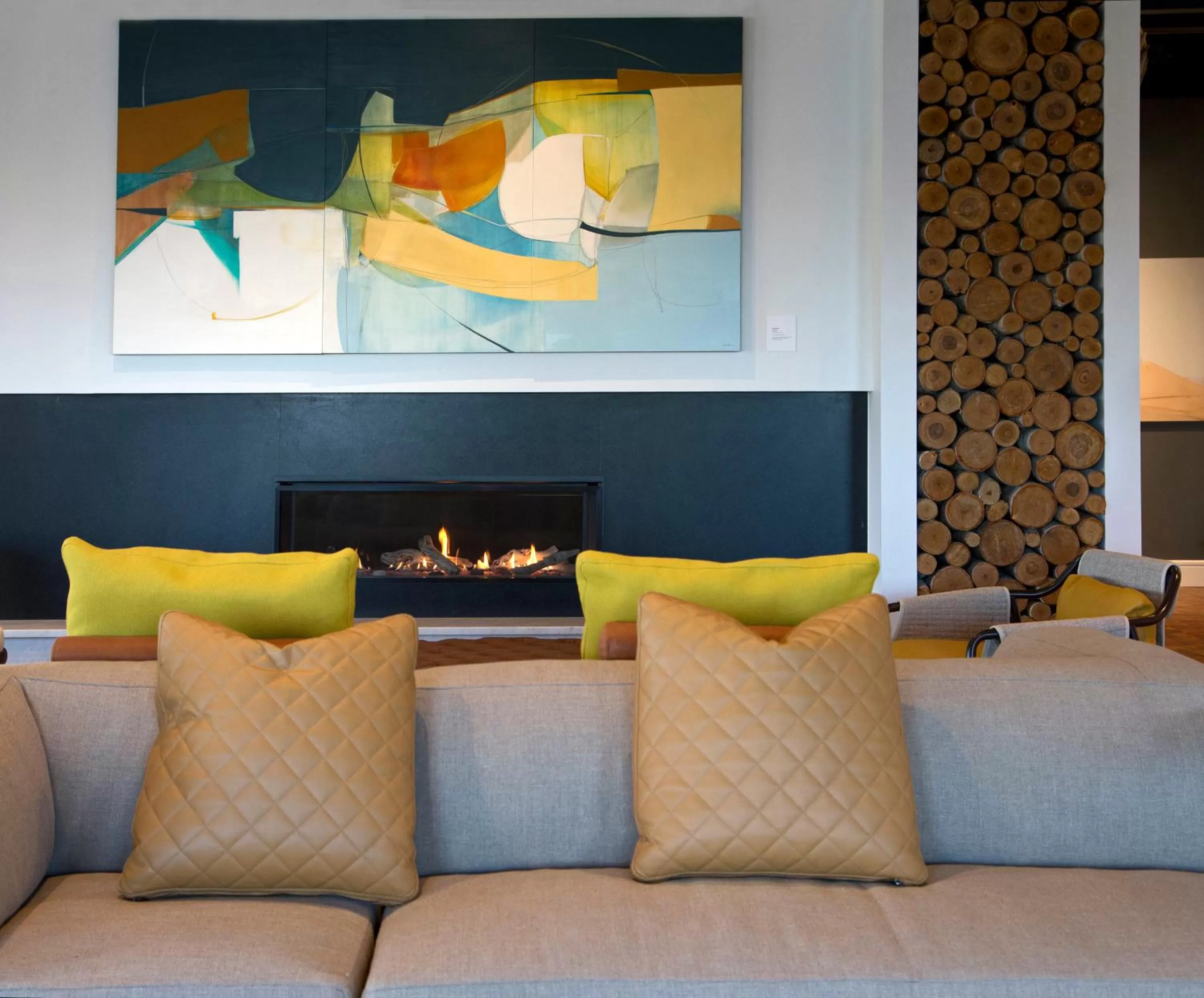 Communal lounge/ TV room in 250 Main Hotel