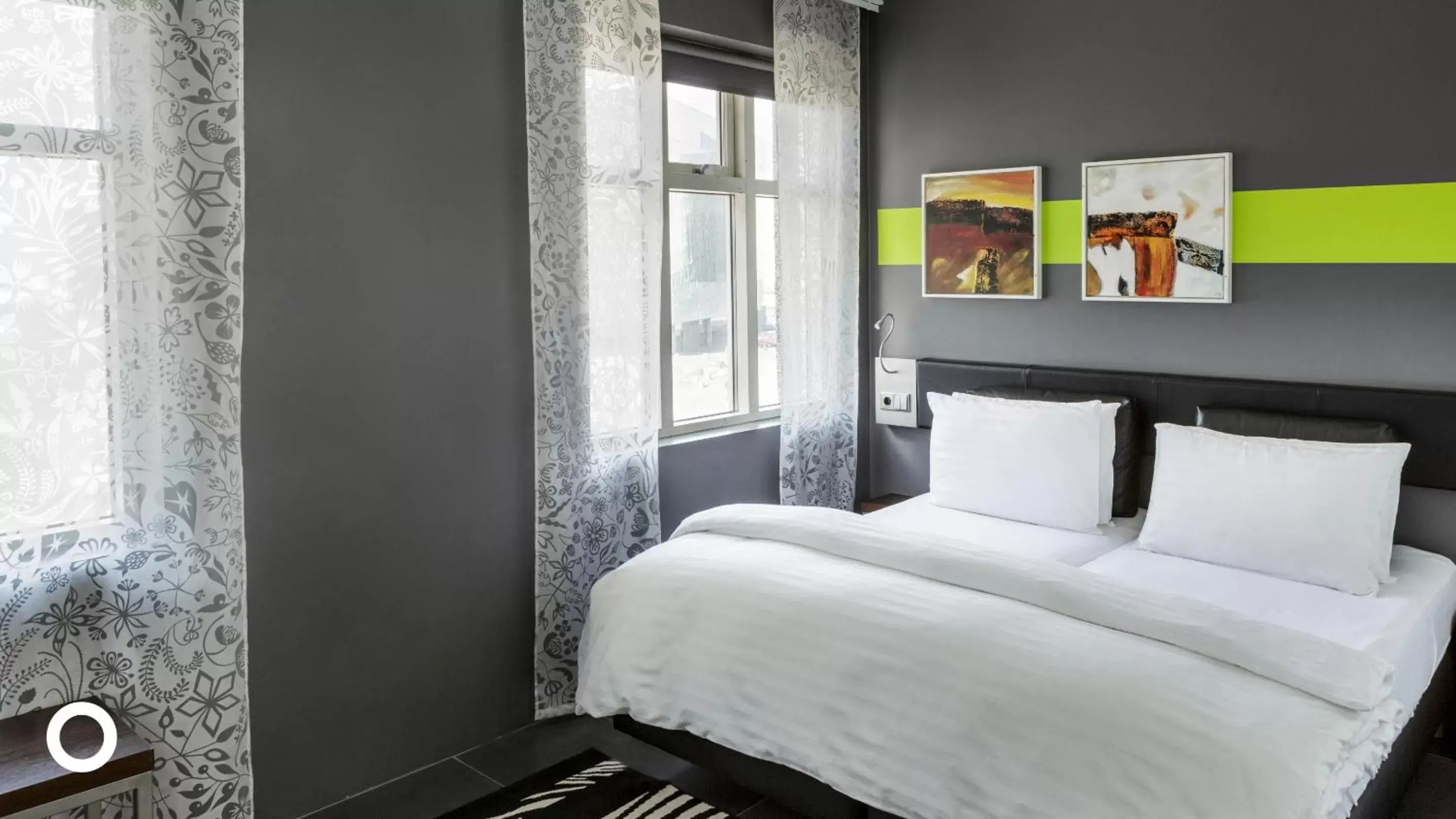 Deluxe Double Room with Sea View in Center Hotels Arnarhvoll Deluxe Double Room with Sea View in Center Hotels Arnarhvoll