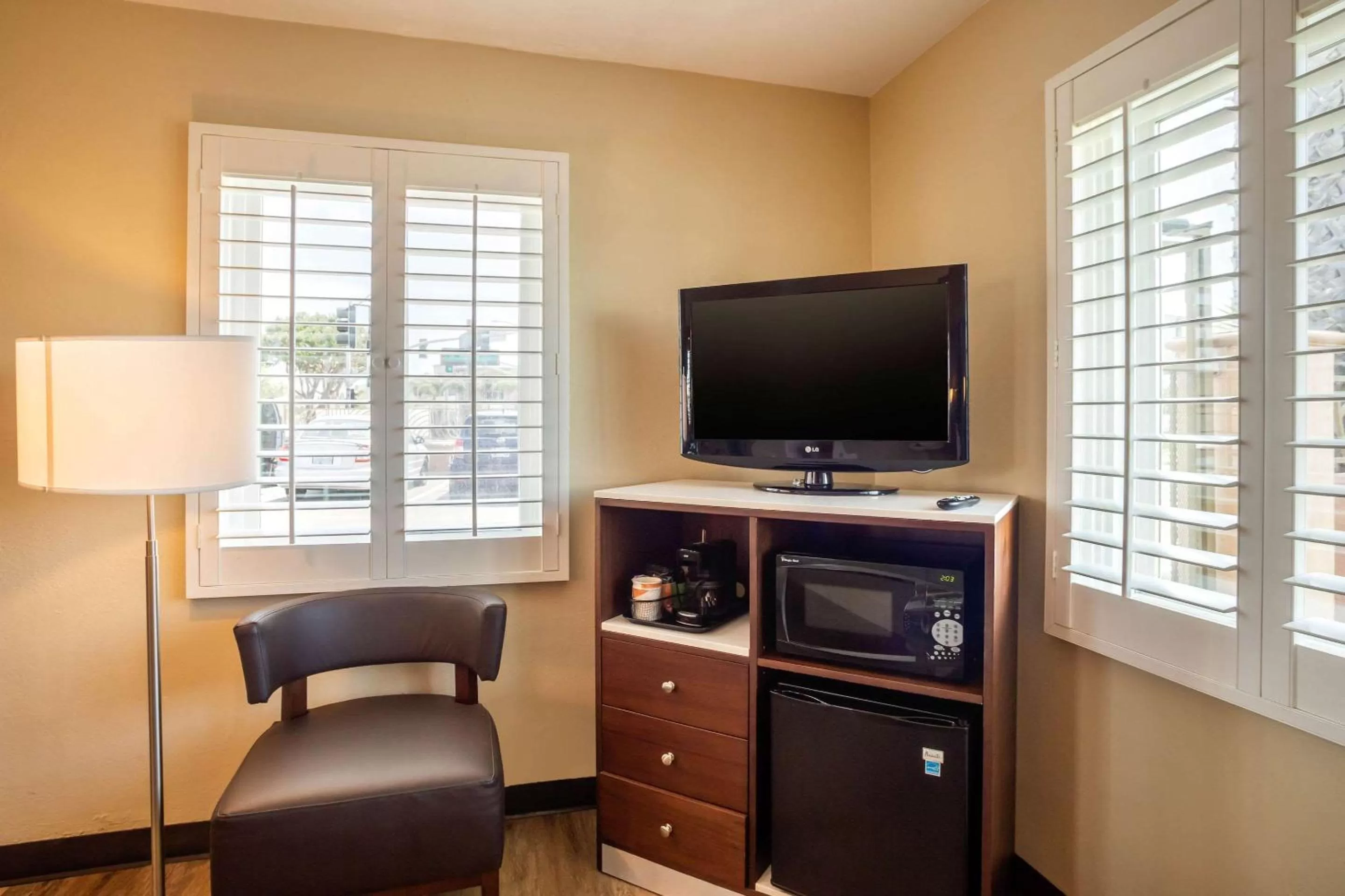 Photo of the whole room in Comfort Inn San Diego Airport At The Harbor