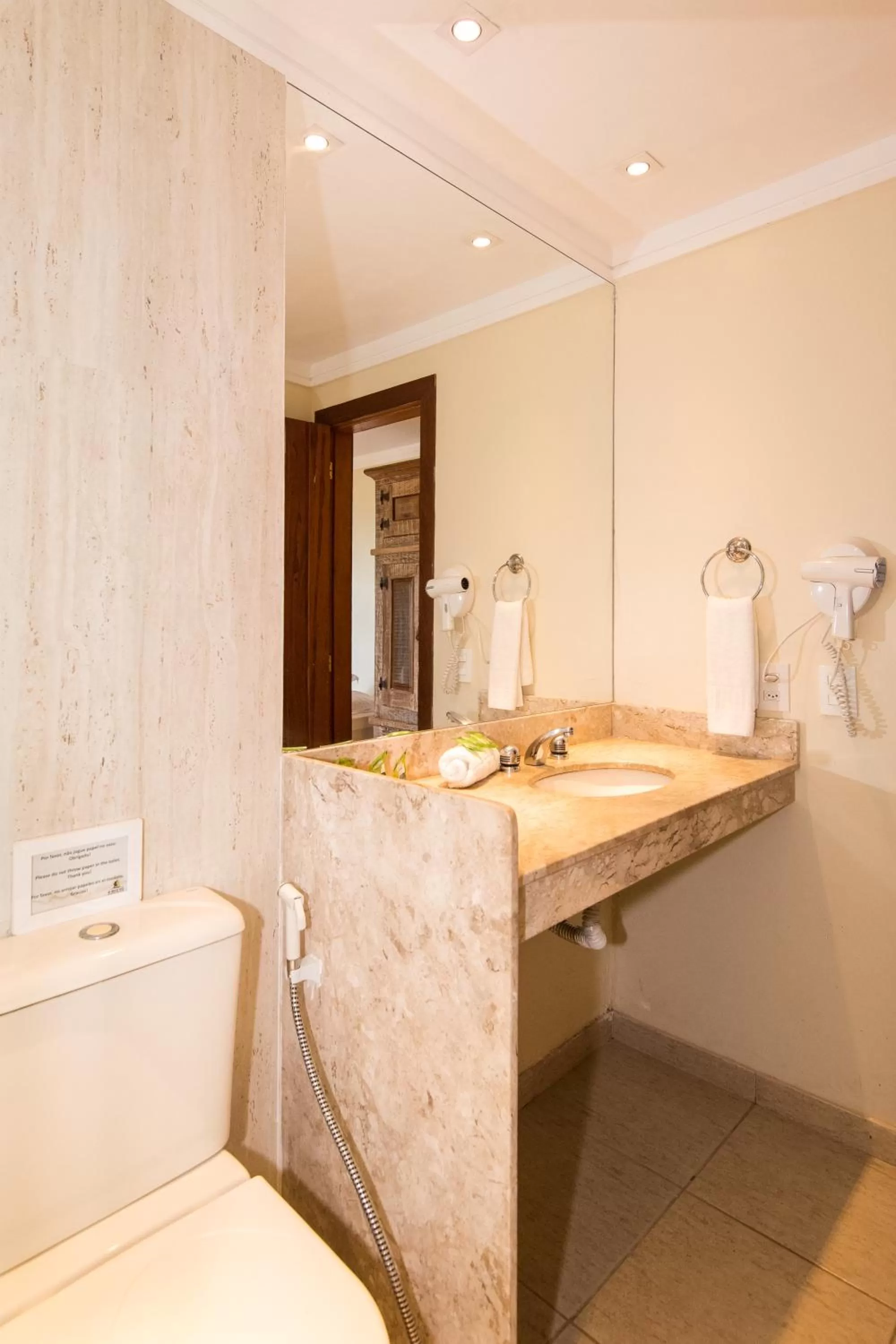 Bathroom in Pousada La Dolce Vita