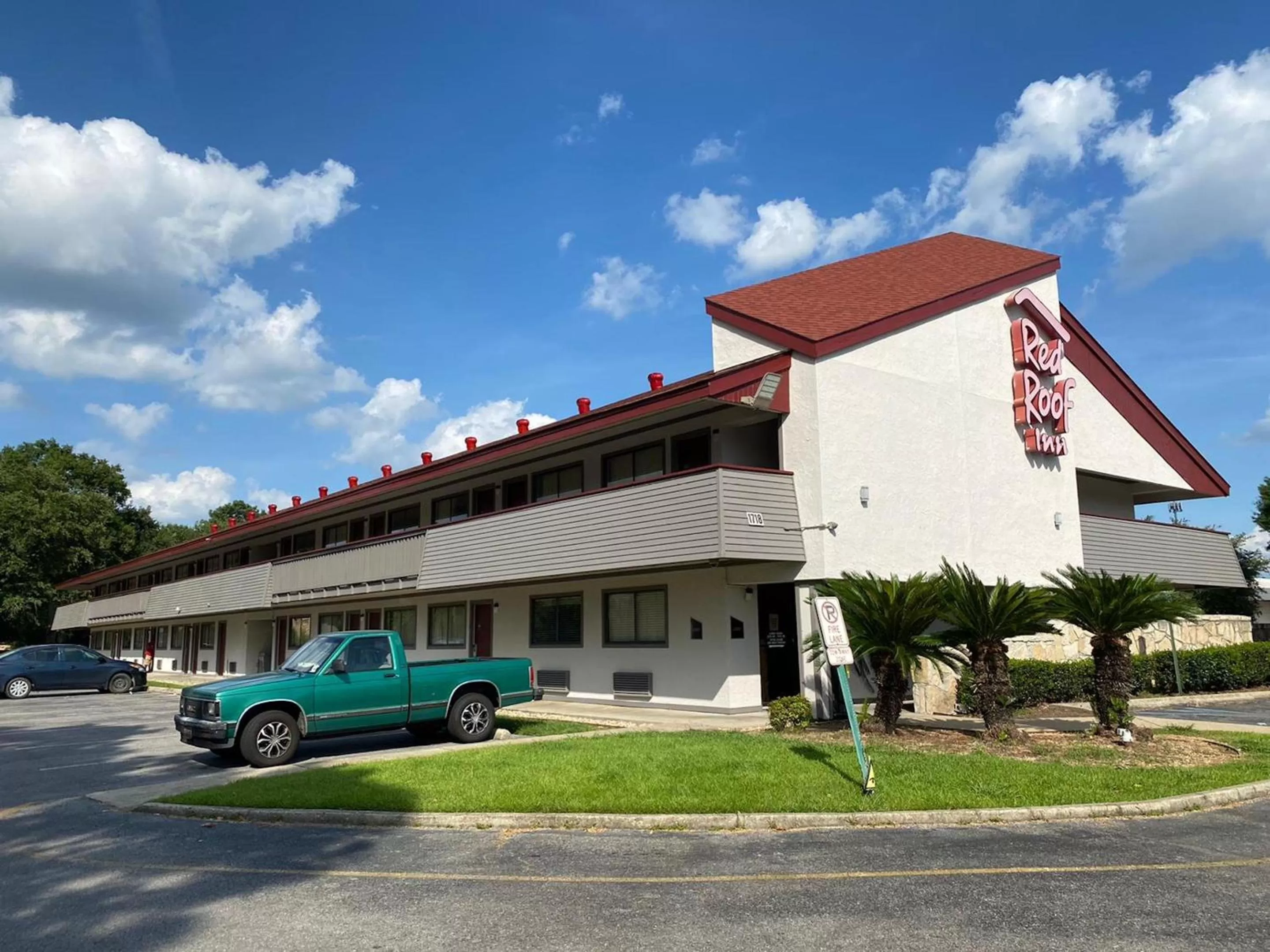 Property building in Red Roof Inn Lafayette, LA