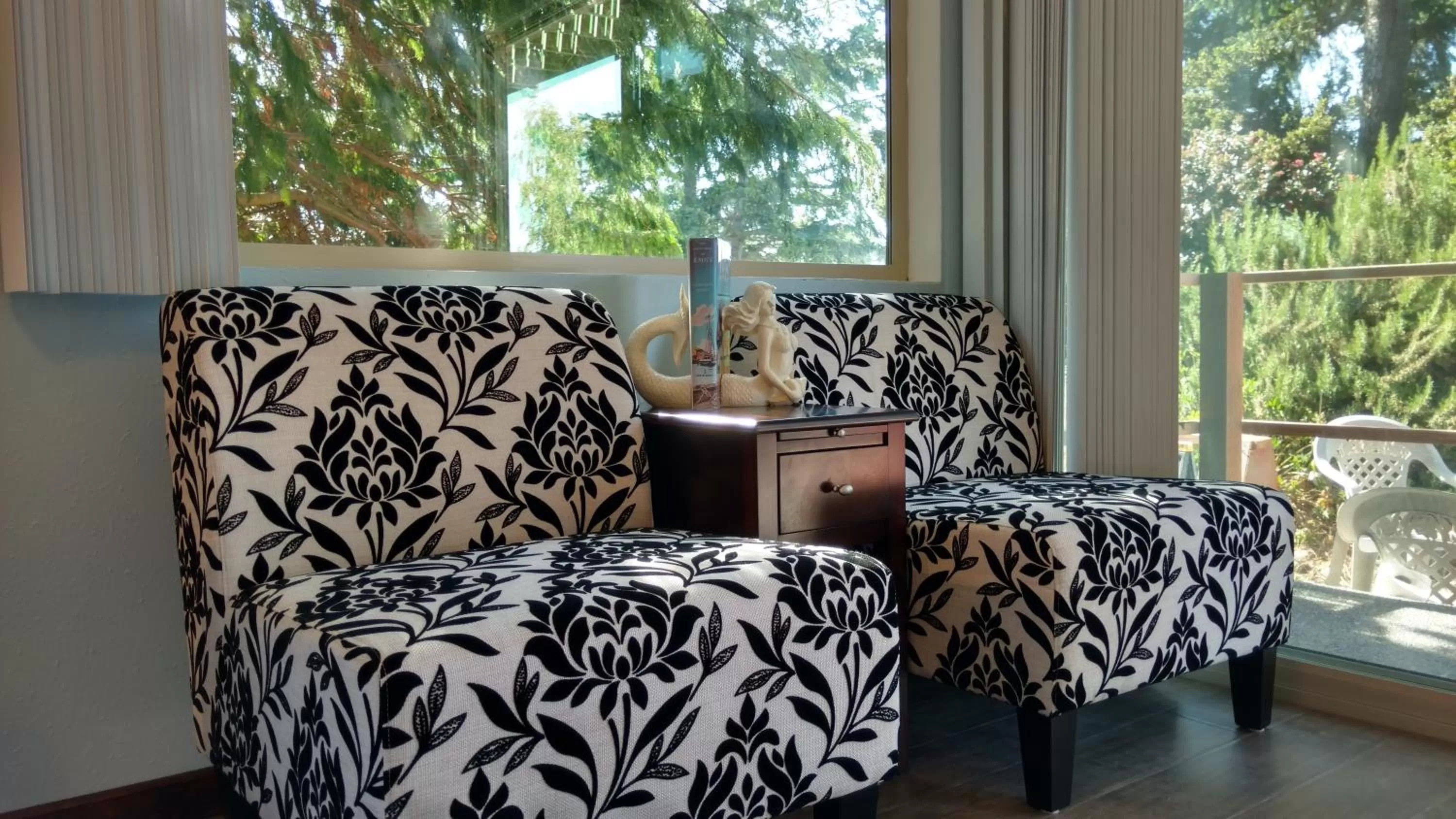 Patio in Greenhouse Inn by the Bay