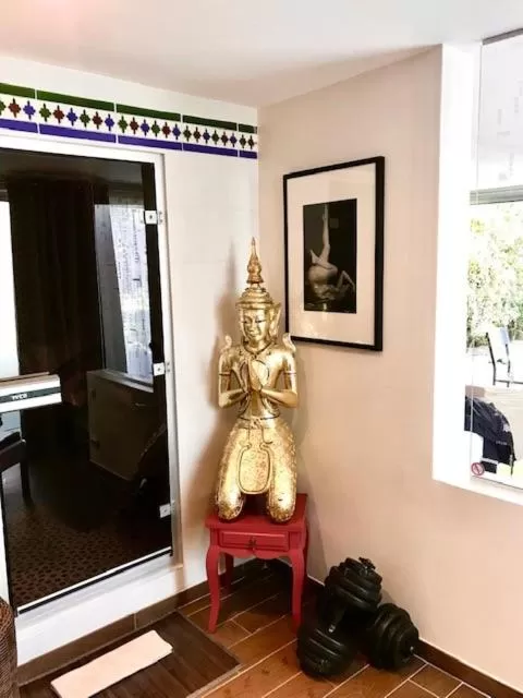 Decorative detail in La cactée singulière