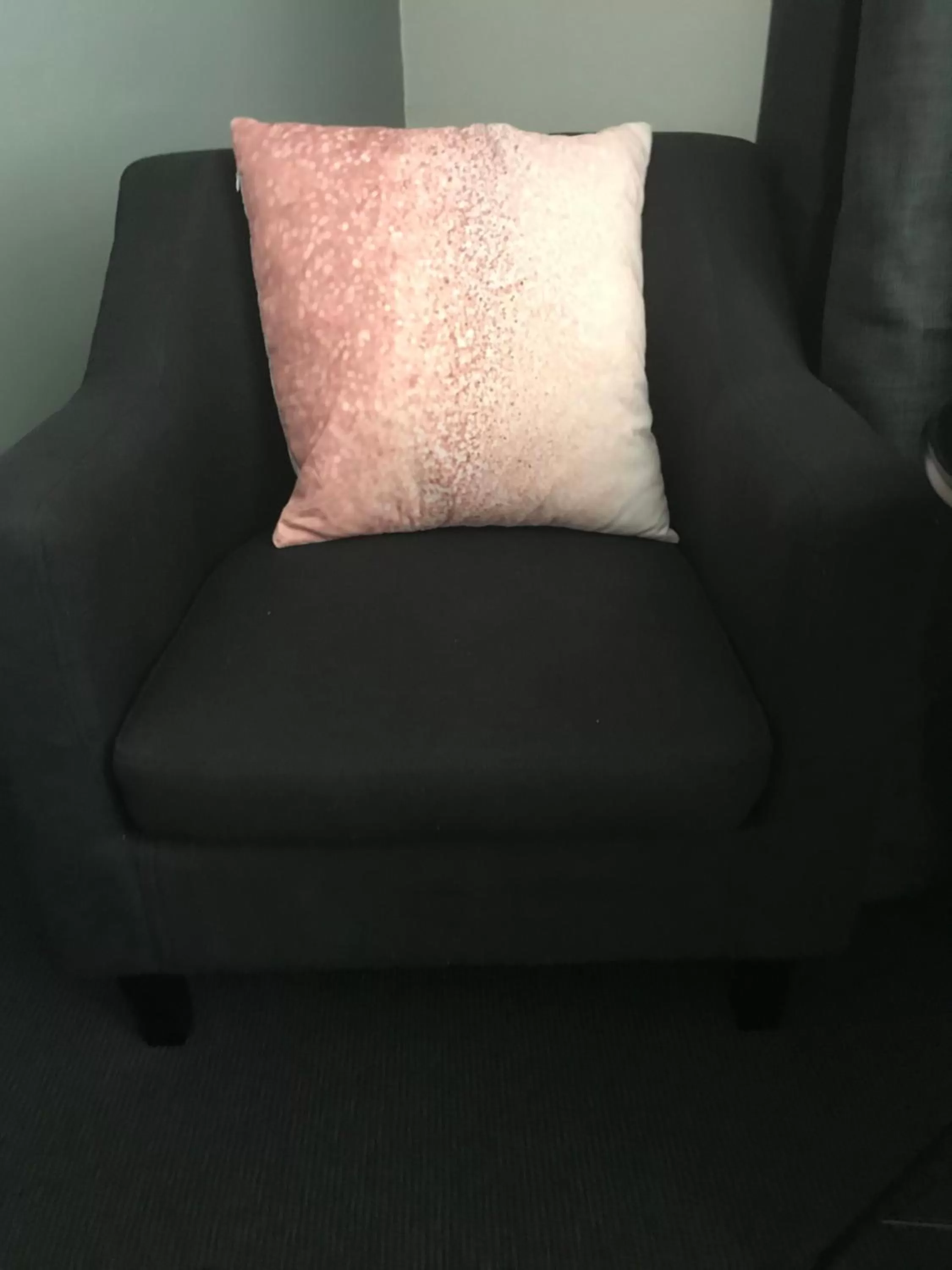 Seating area in Kootingal Landview Motel