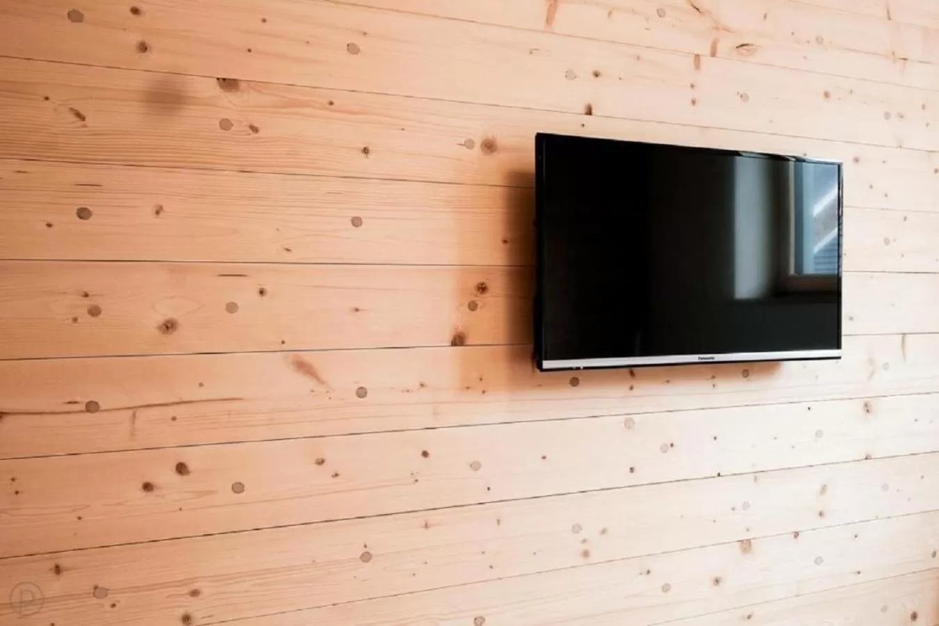 TV and multimedia, TV/Entertainment Center in Sleepwood Hotel