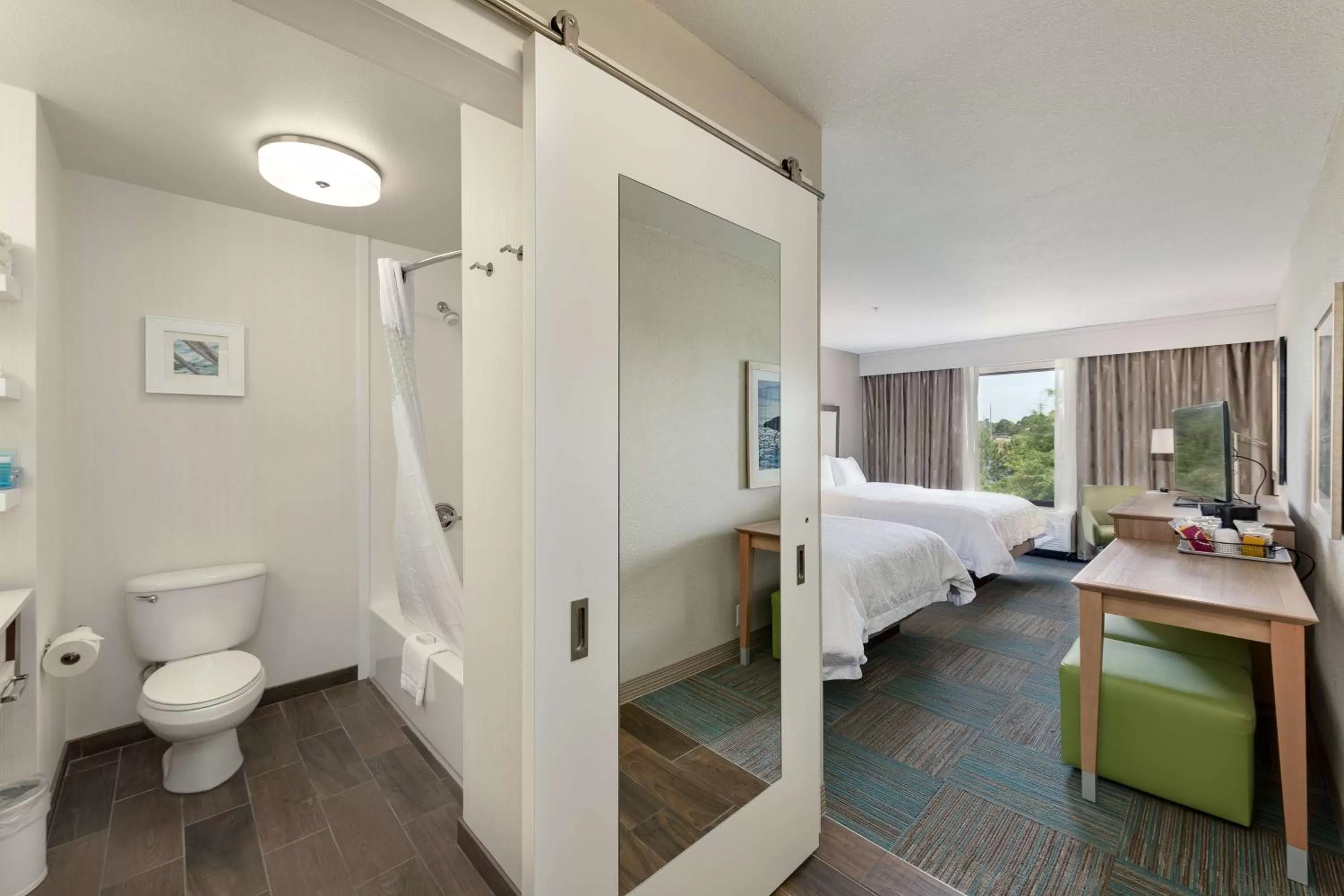 Bed in Hampton Inn Niceville-Elgin Air Force Base