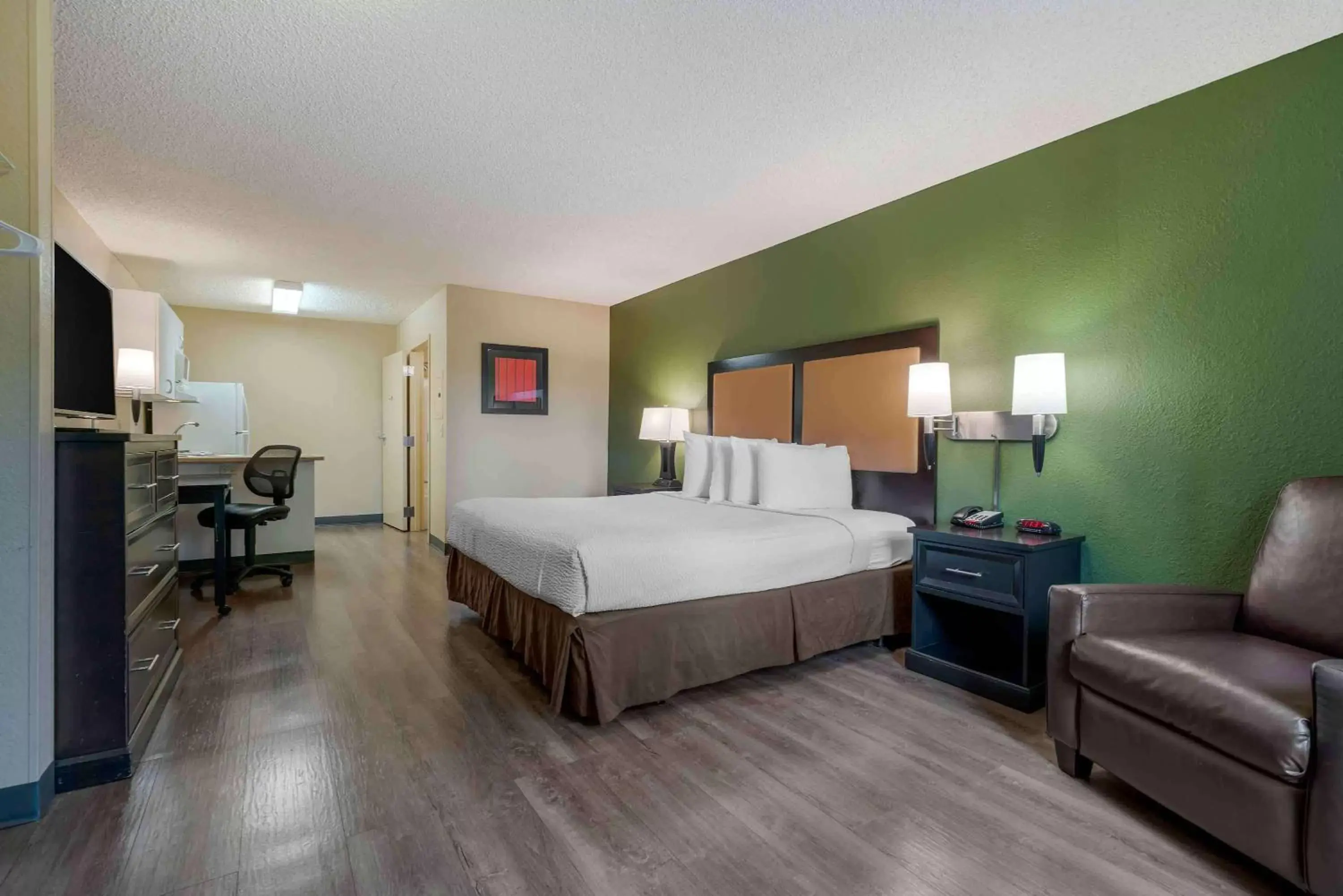 Studio with 1 King Bed - Non-Smoking in Extended Stay America Suites - Santa Rosa - South Studio with 1 King Bed - Non-Smoking in Extended Stay America Suites - Santa Rosa - South