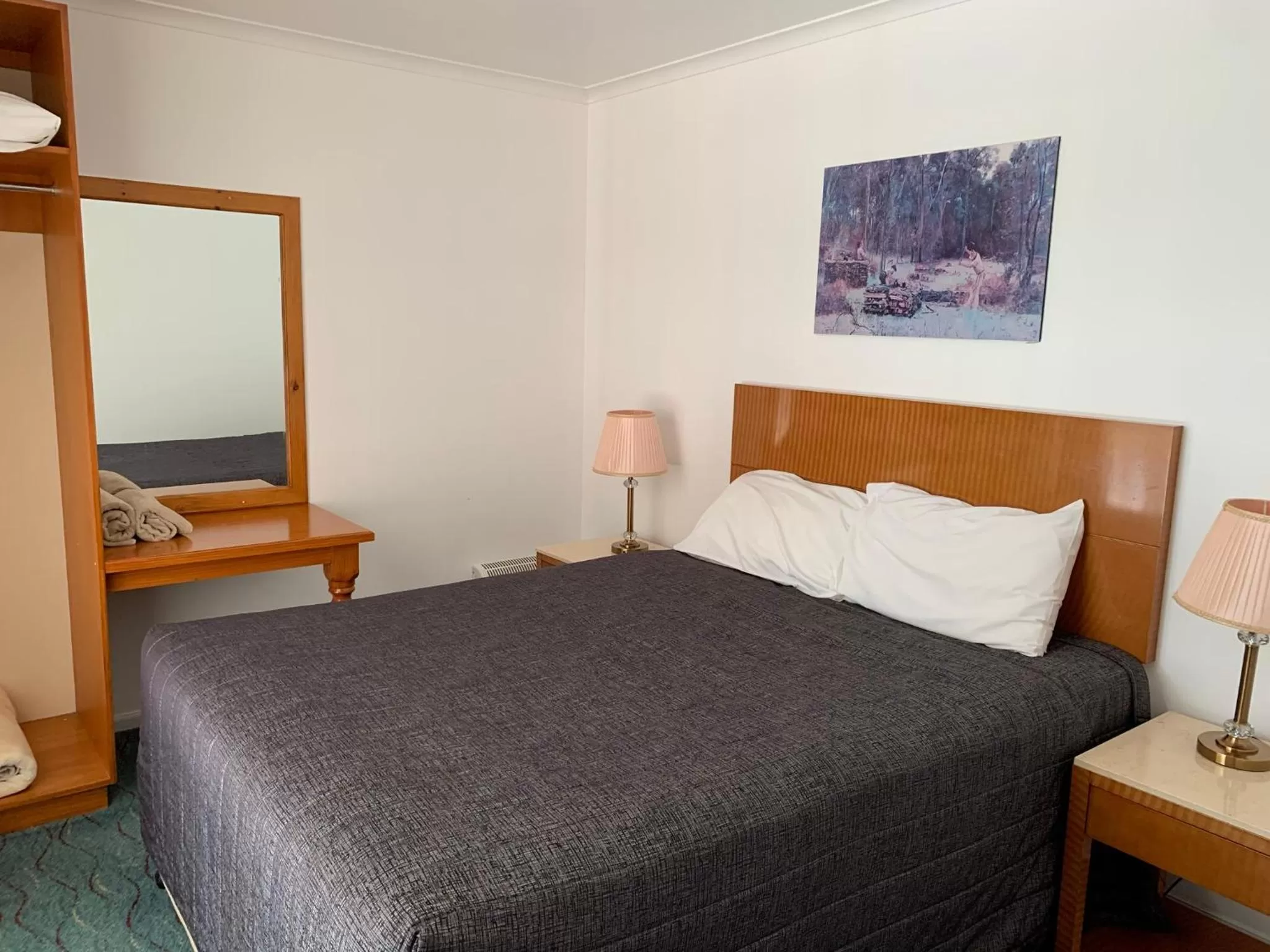 Bedroom, Bed in Swaggers Motor Inn