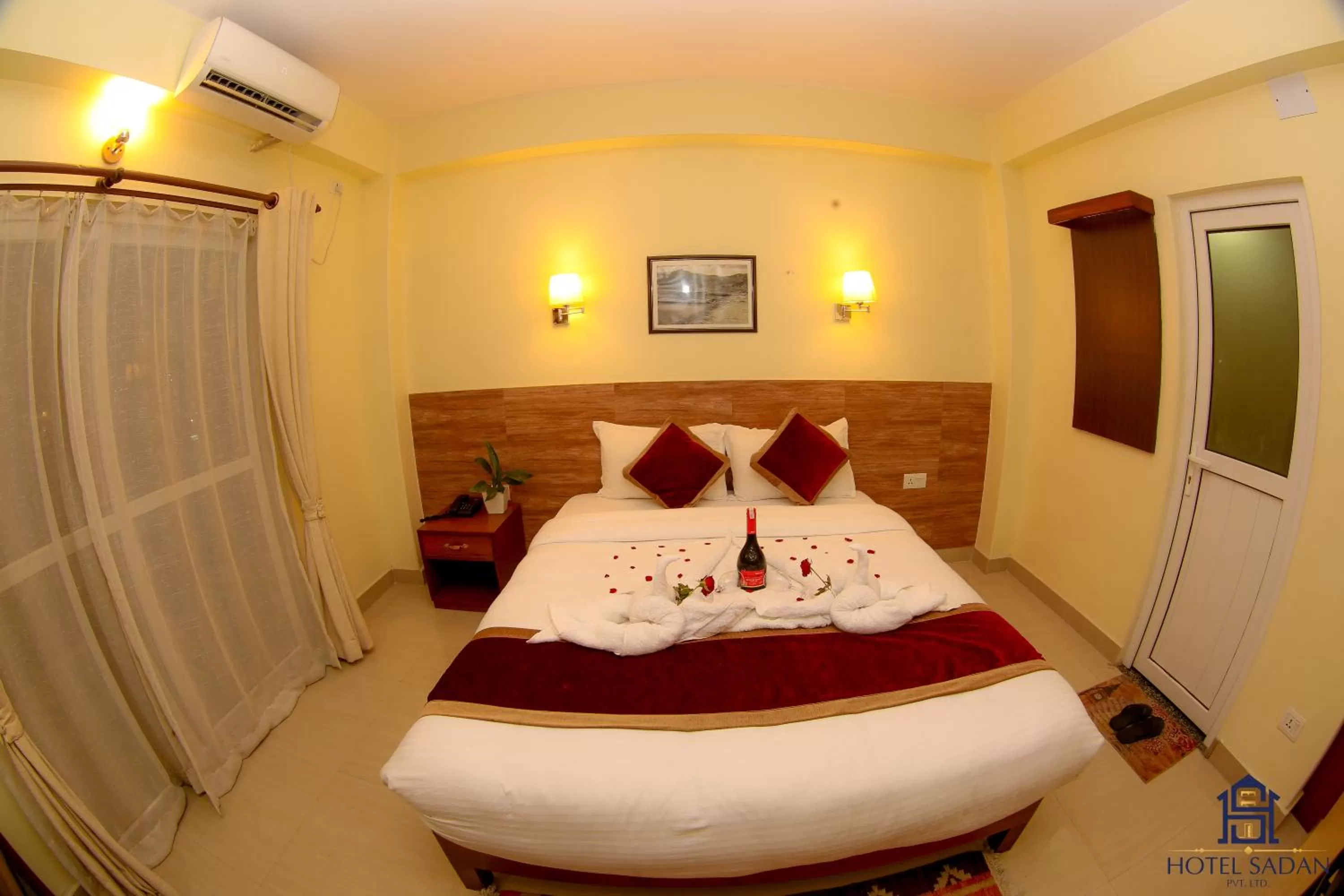 Bed in Hotel Sadan