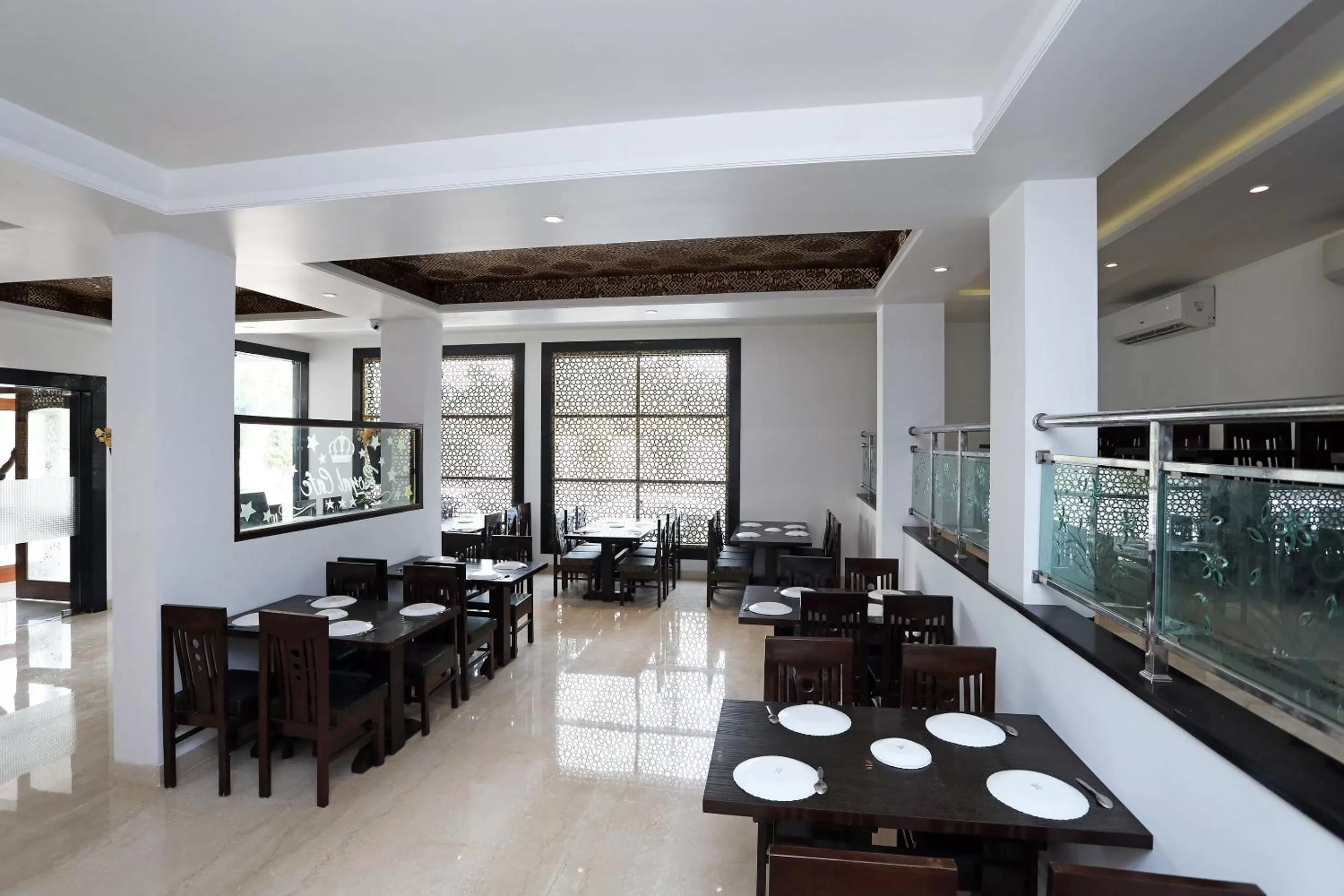 Restaurant/places to eat in Hotel Marc Royal