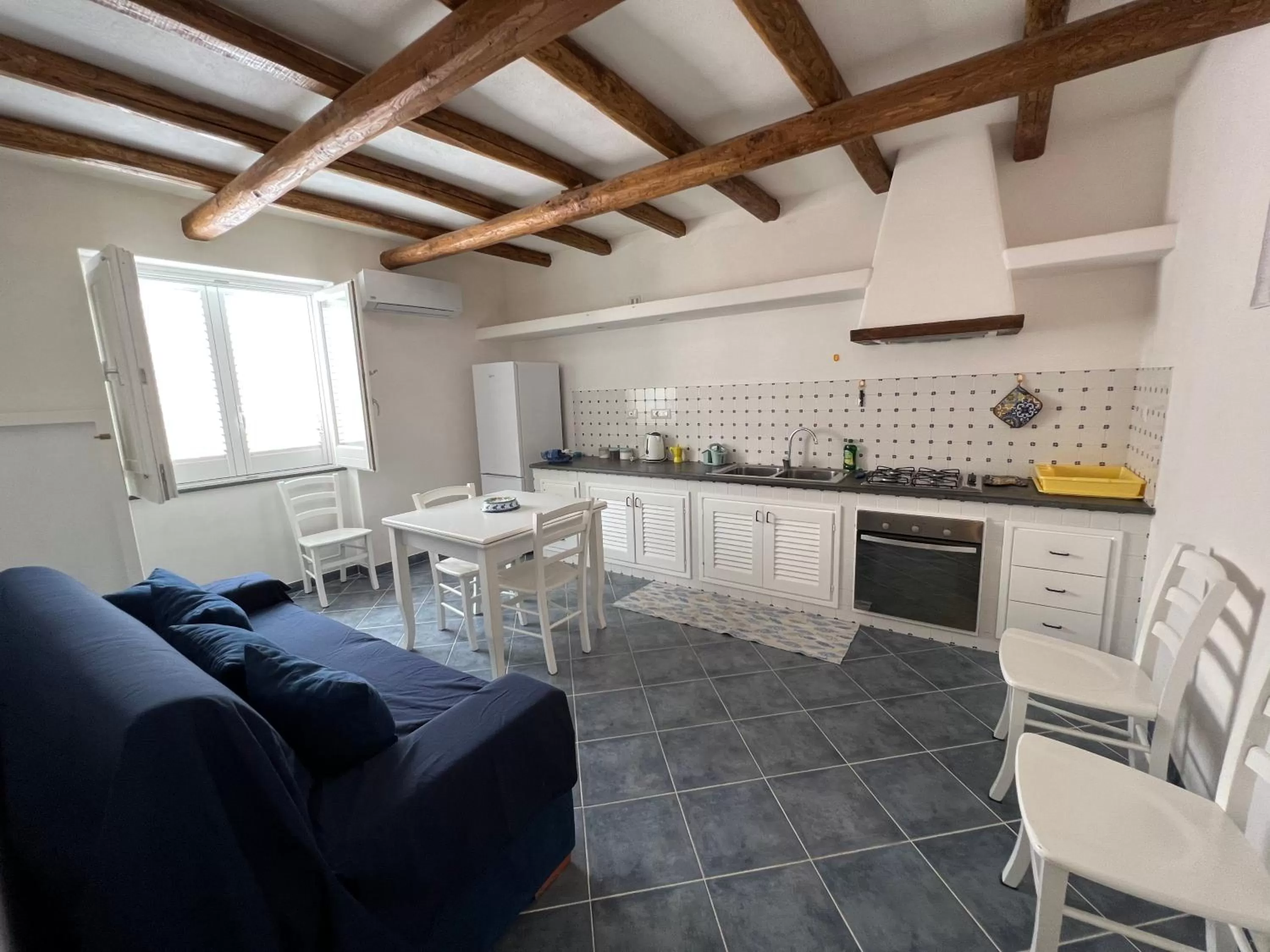 Kitchen or kitchenette in Lo Nardo Accommodation