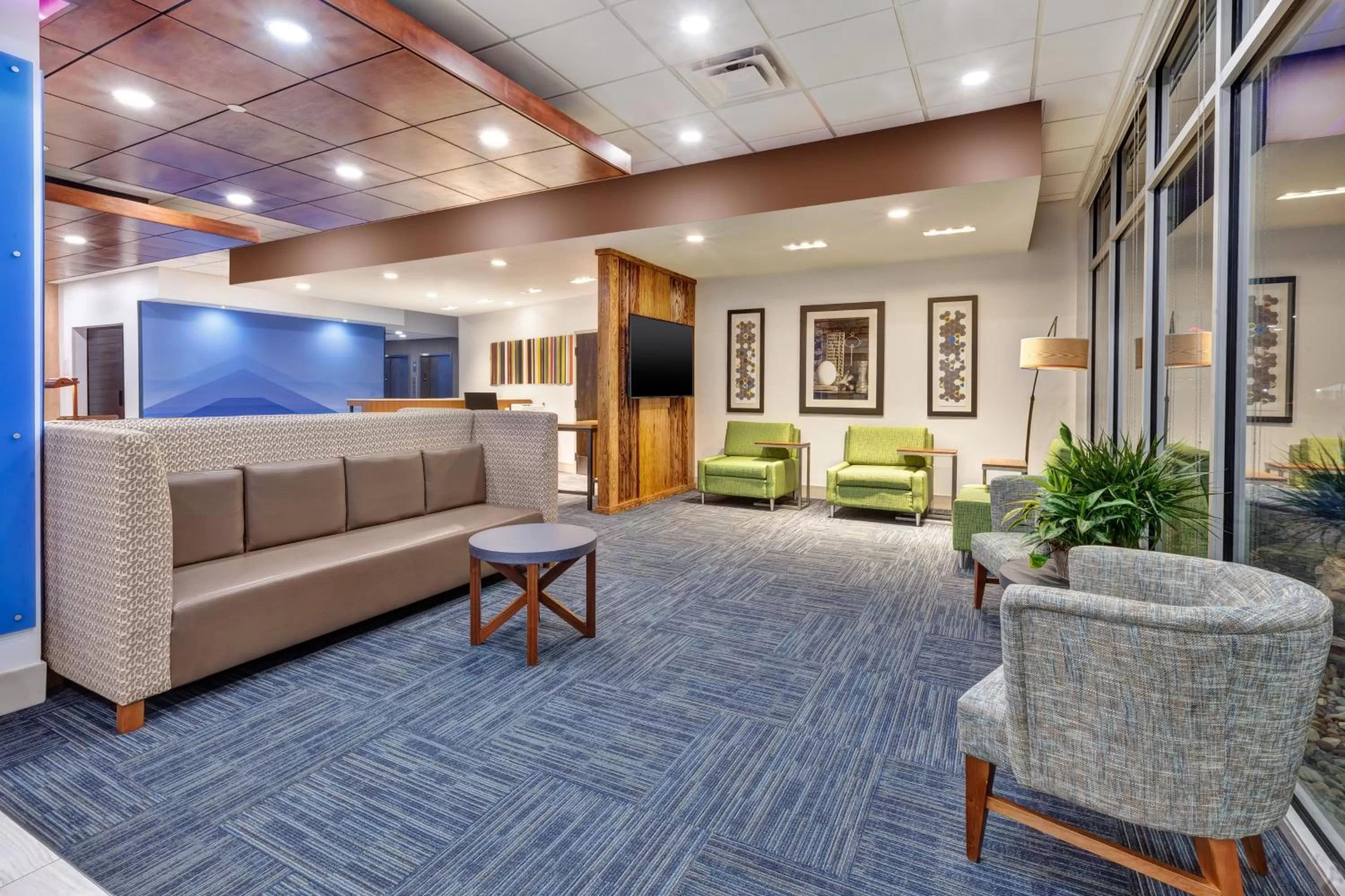 Property building in Holiday Inn Express & Suites - Milan - Sandusky Area by IHG