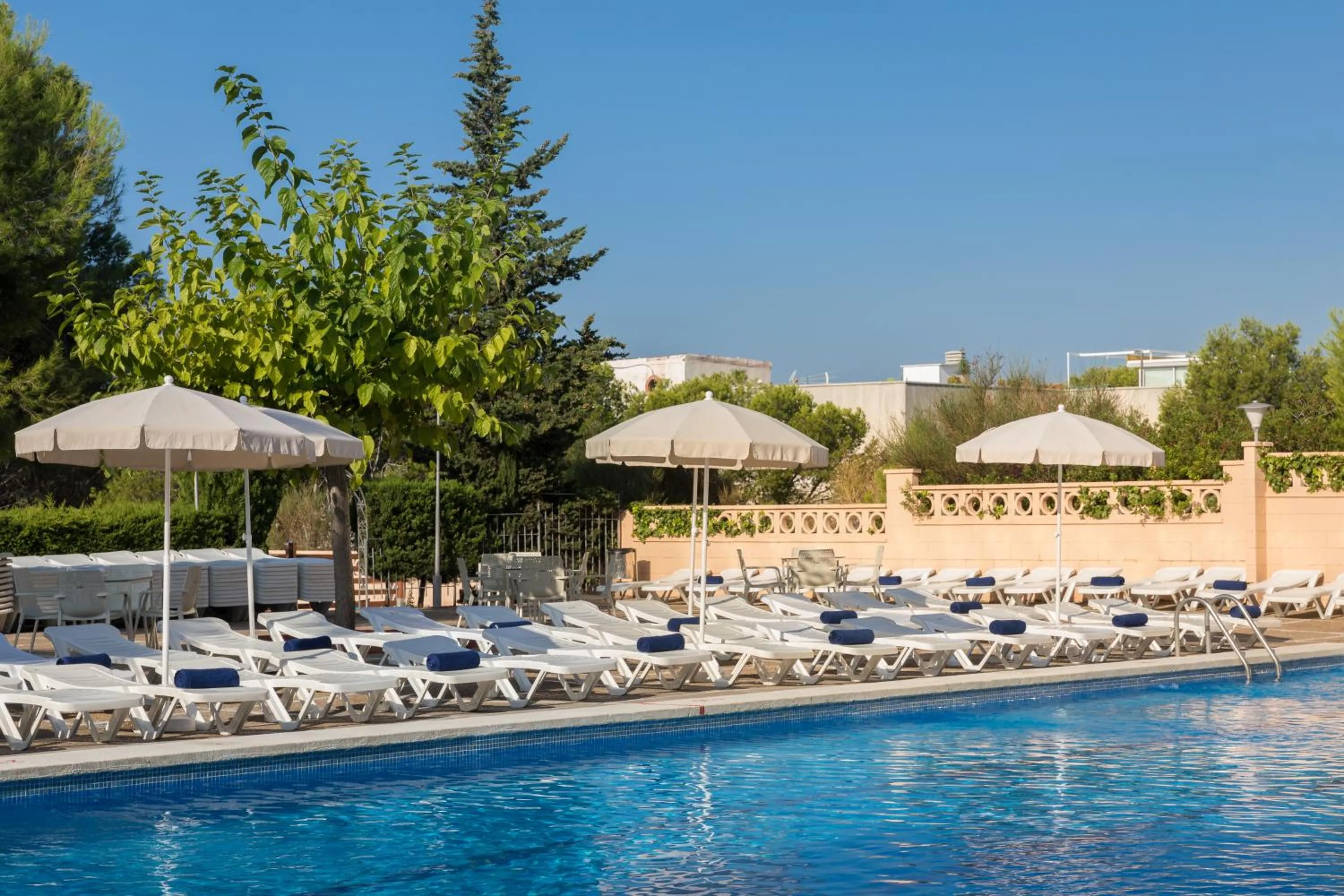 Swimming pool in htop Molinos Park #htopEnjoy