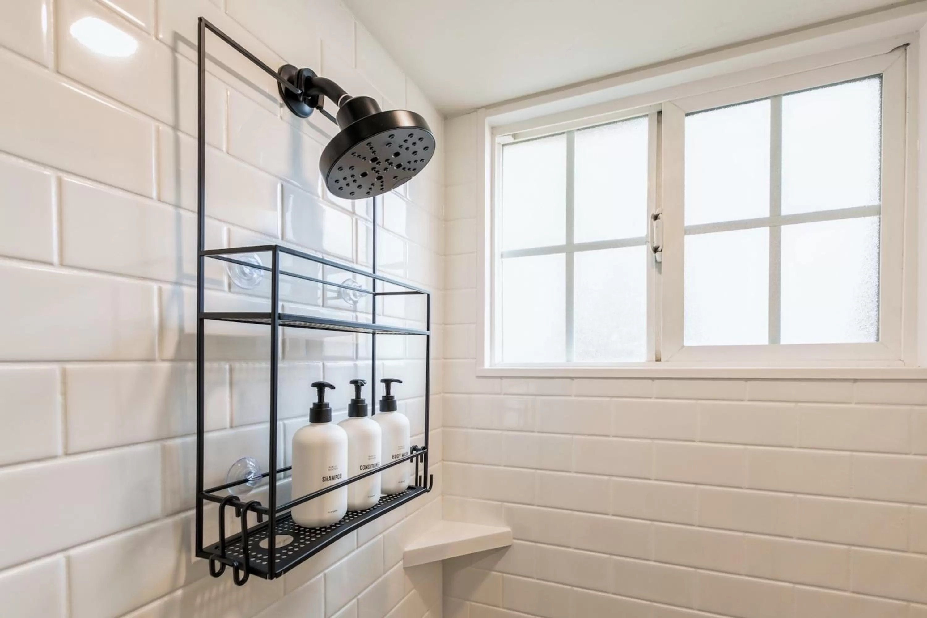 Shower in Kasa Niche Hotel Redwood City