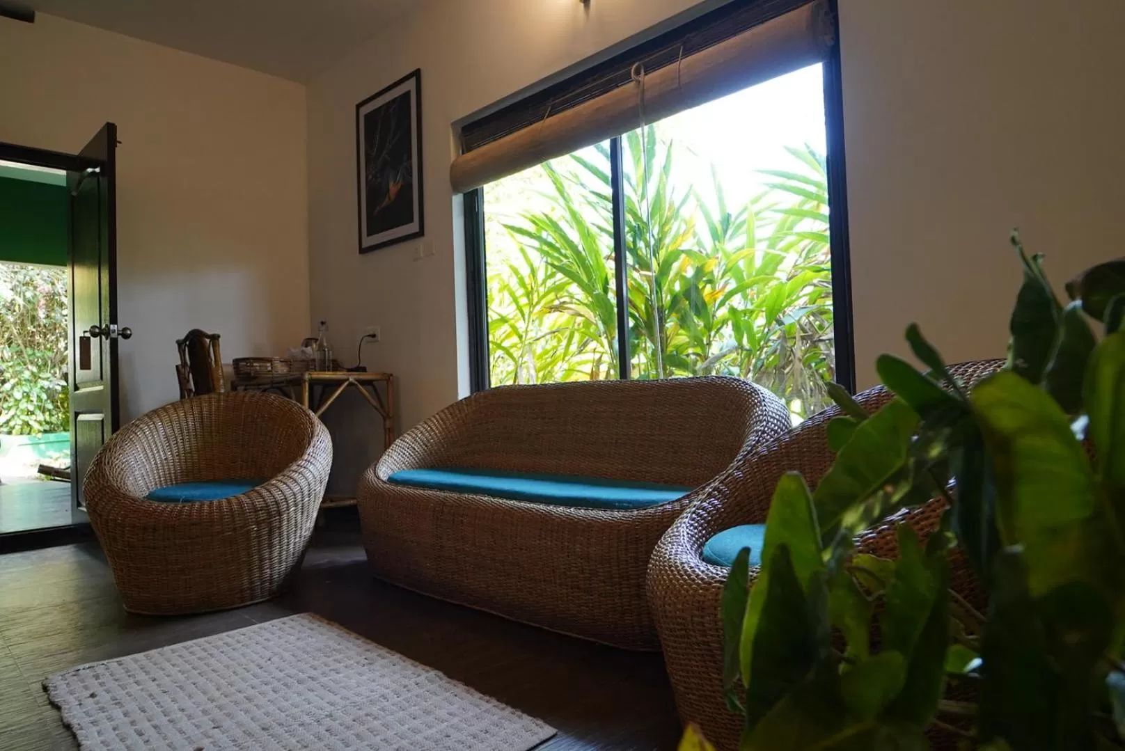 Living room, Bed in Edens Munnar
