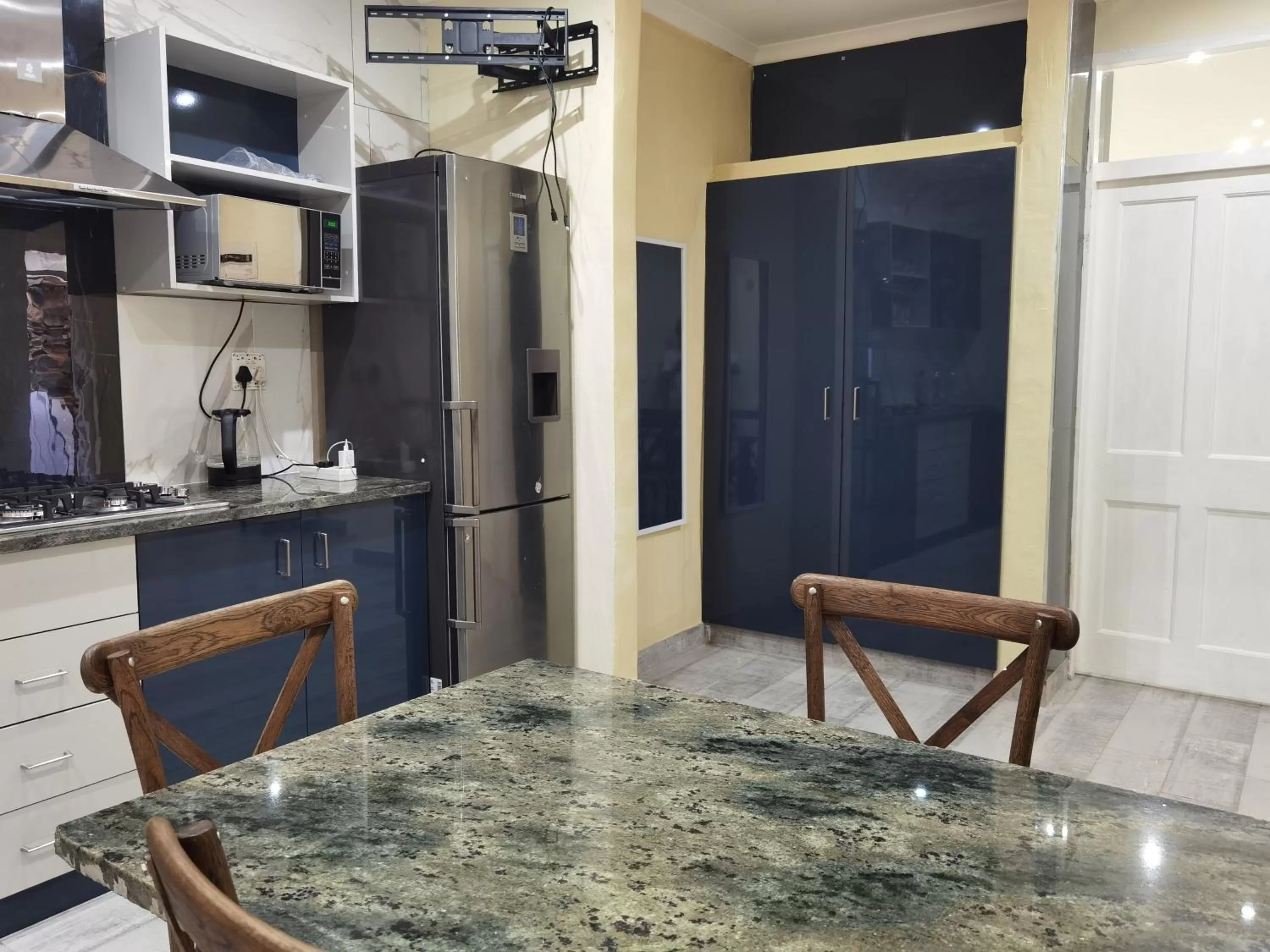 Dining area in Gem of Manor drive