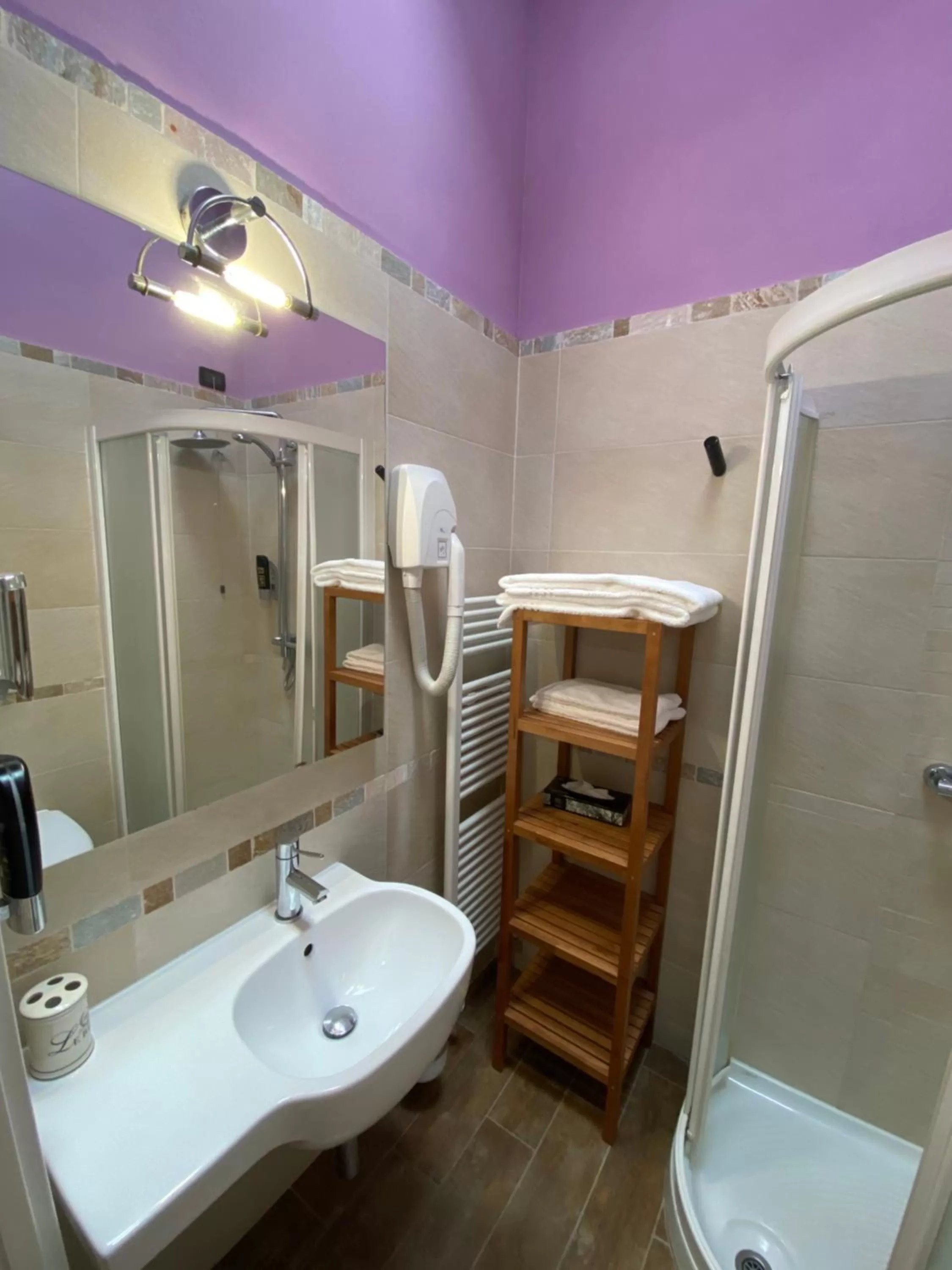 Shower, Bathroom in Le Fate Corbezzole