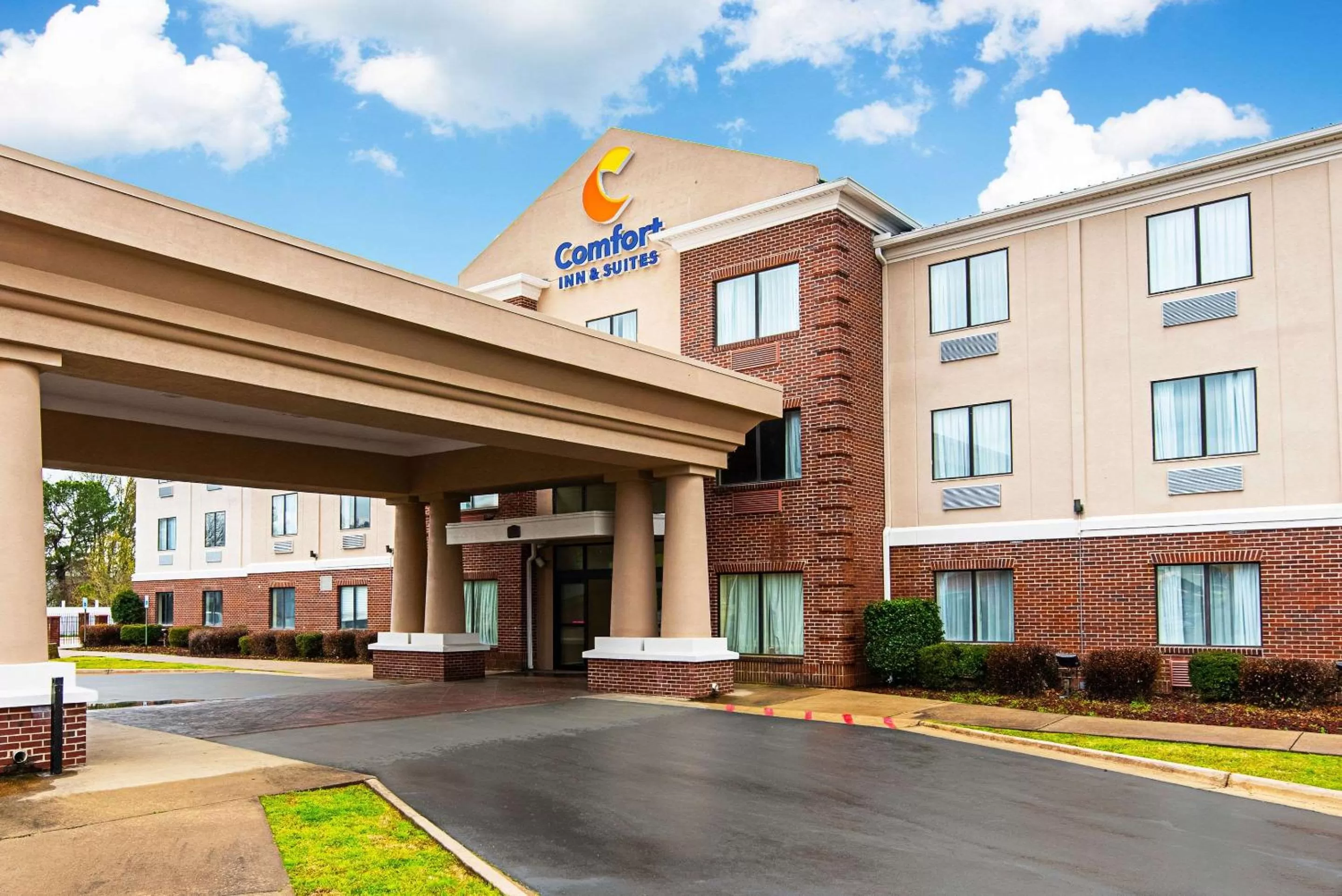 Property building in Comfort Inn & Suites Pine Bluff