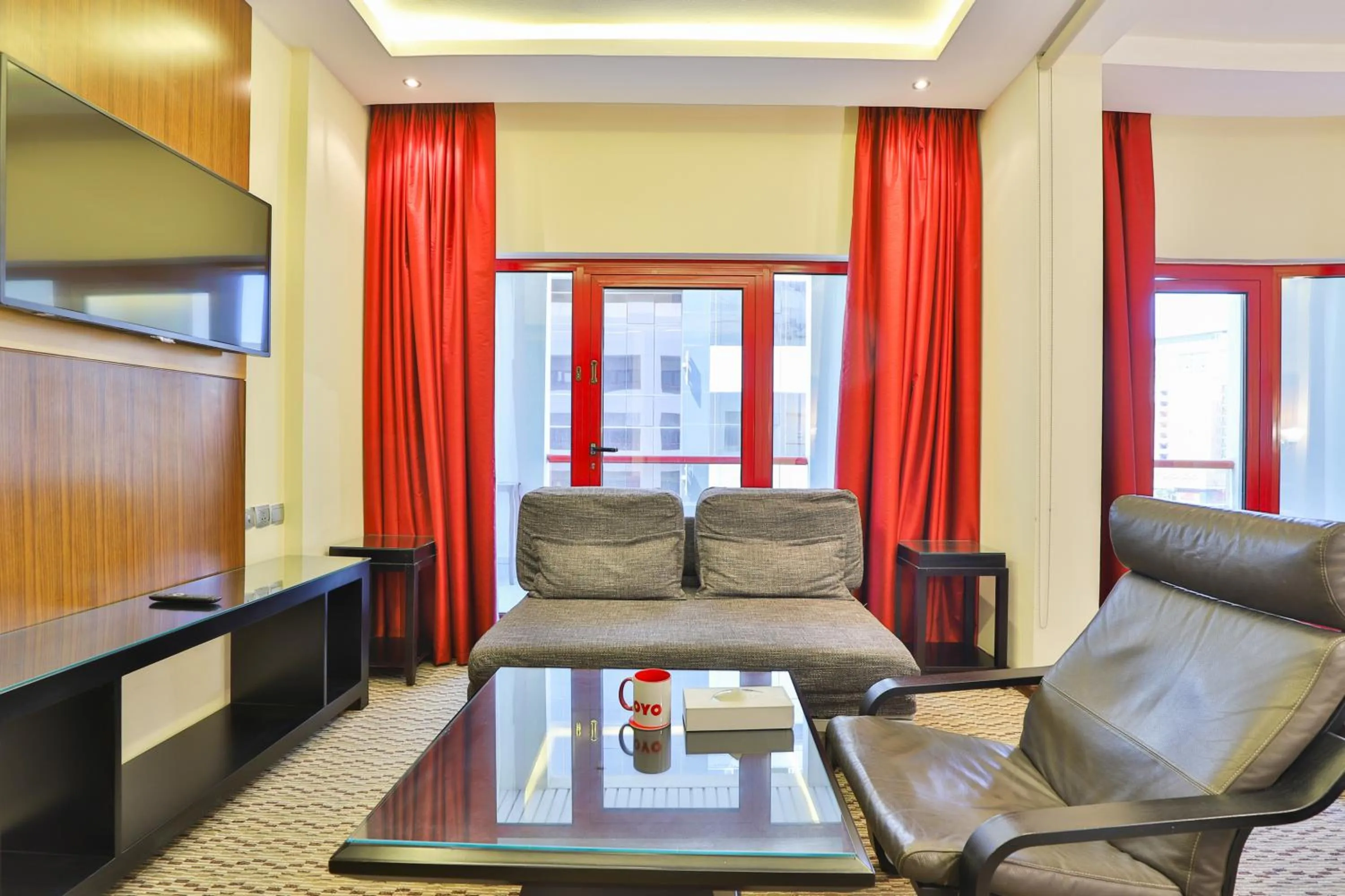 Seating area in Sun And Sands Downtown