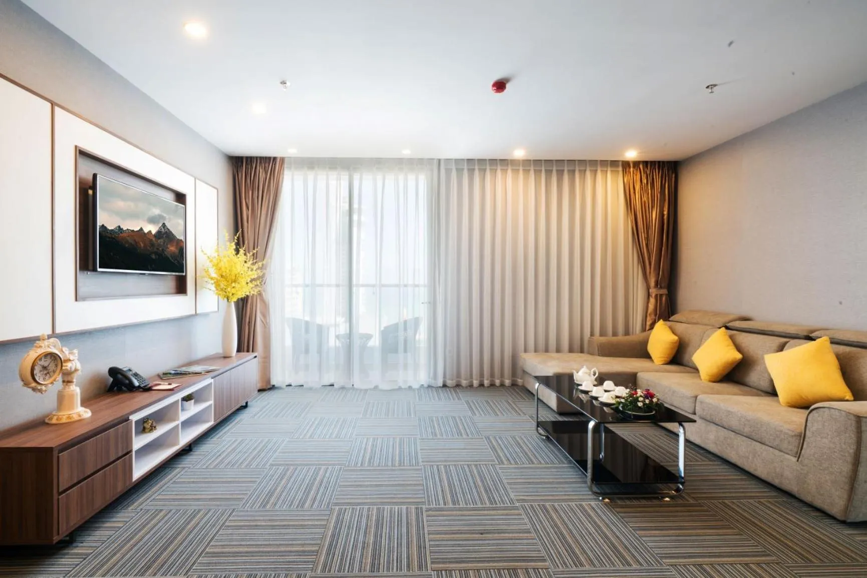 TV and multimedia in LeMore Hotel Nha Trang