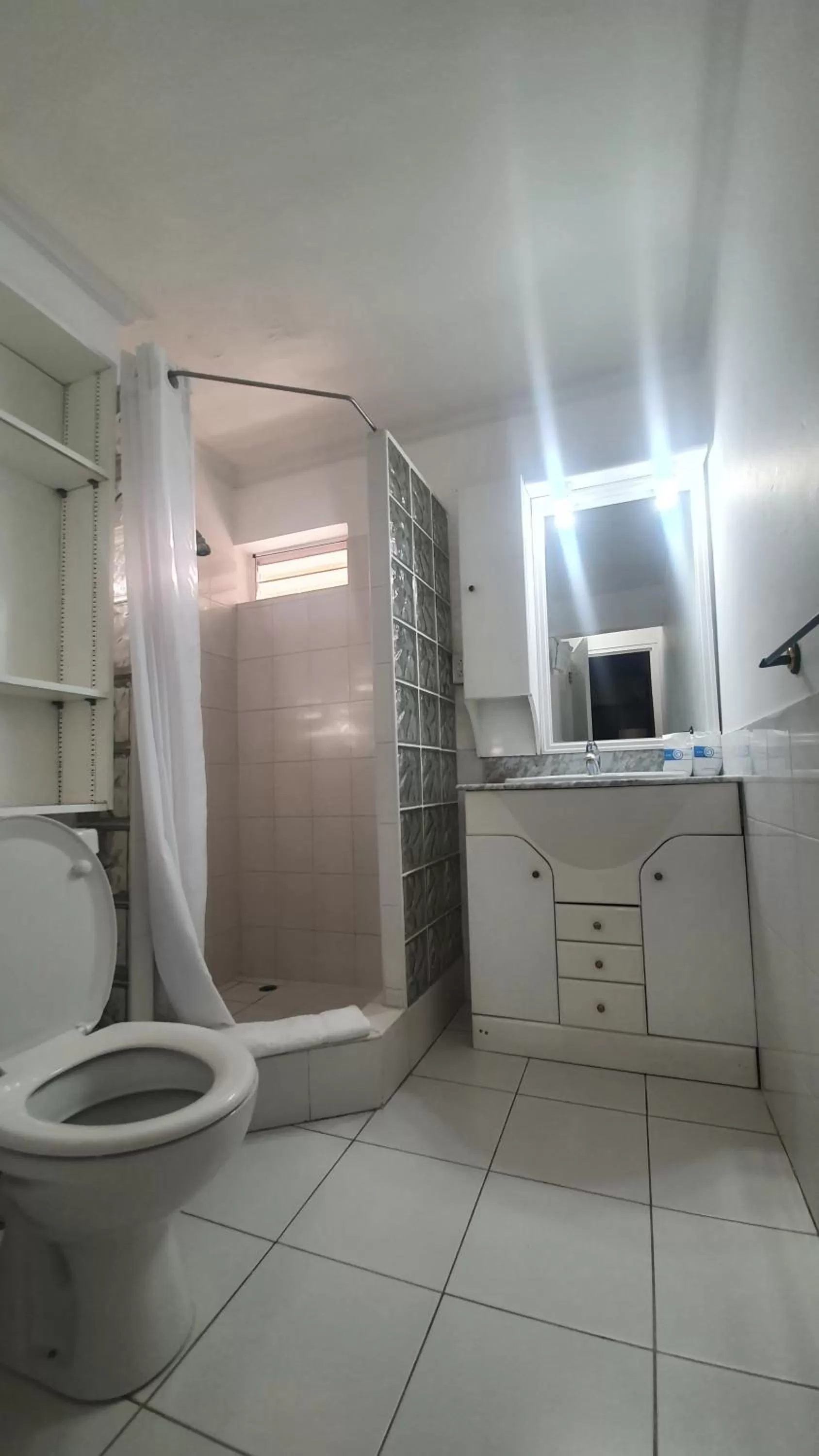 Bathroom in Pirate's Inn