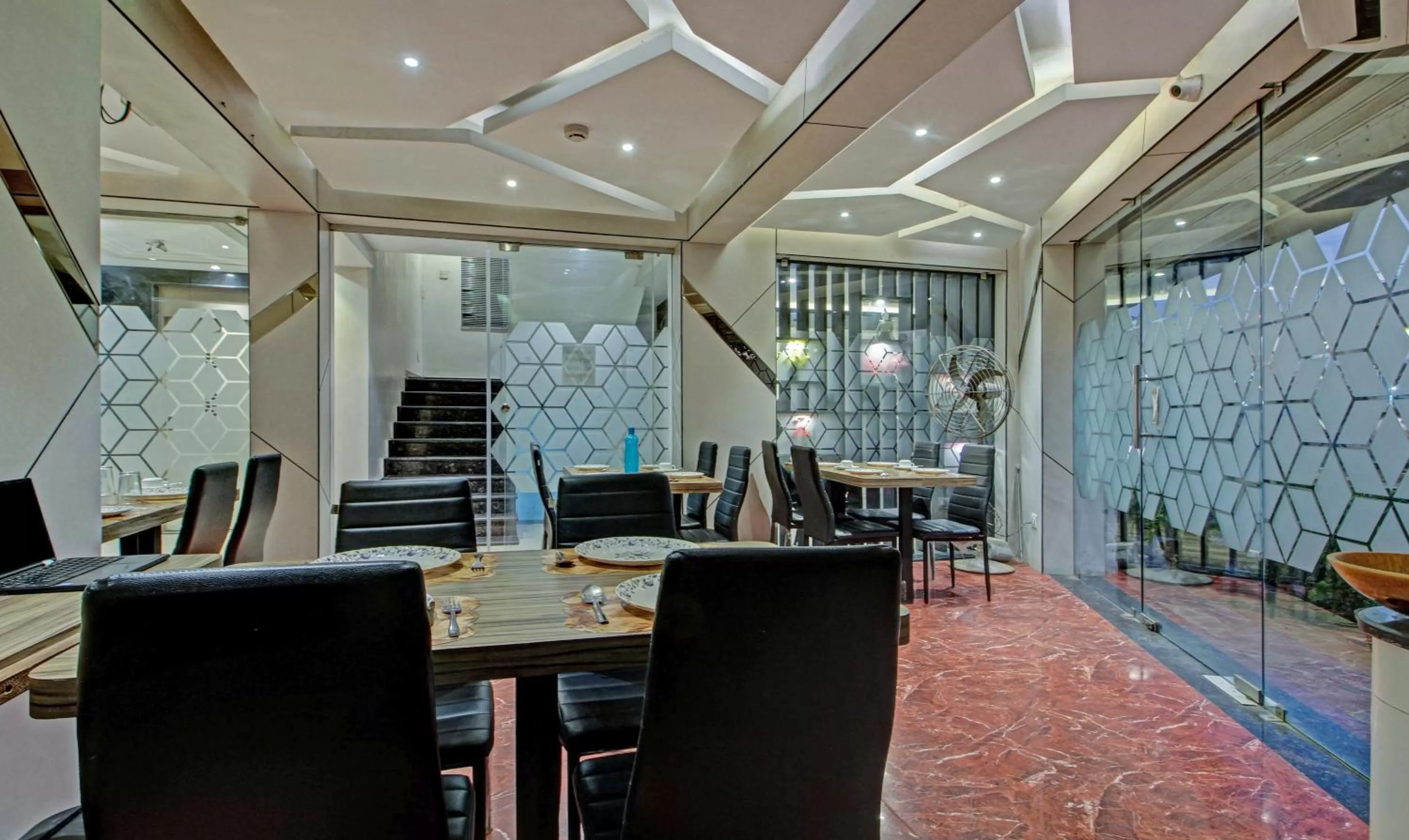 Restaurant/Places to Eat in Treebo Trend Glassotel Ruby