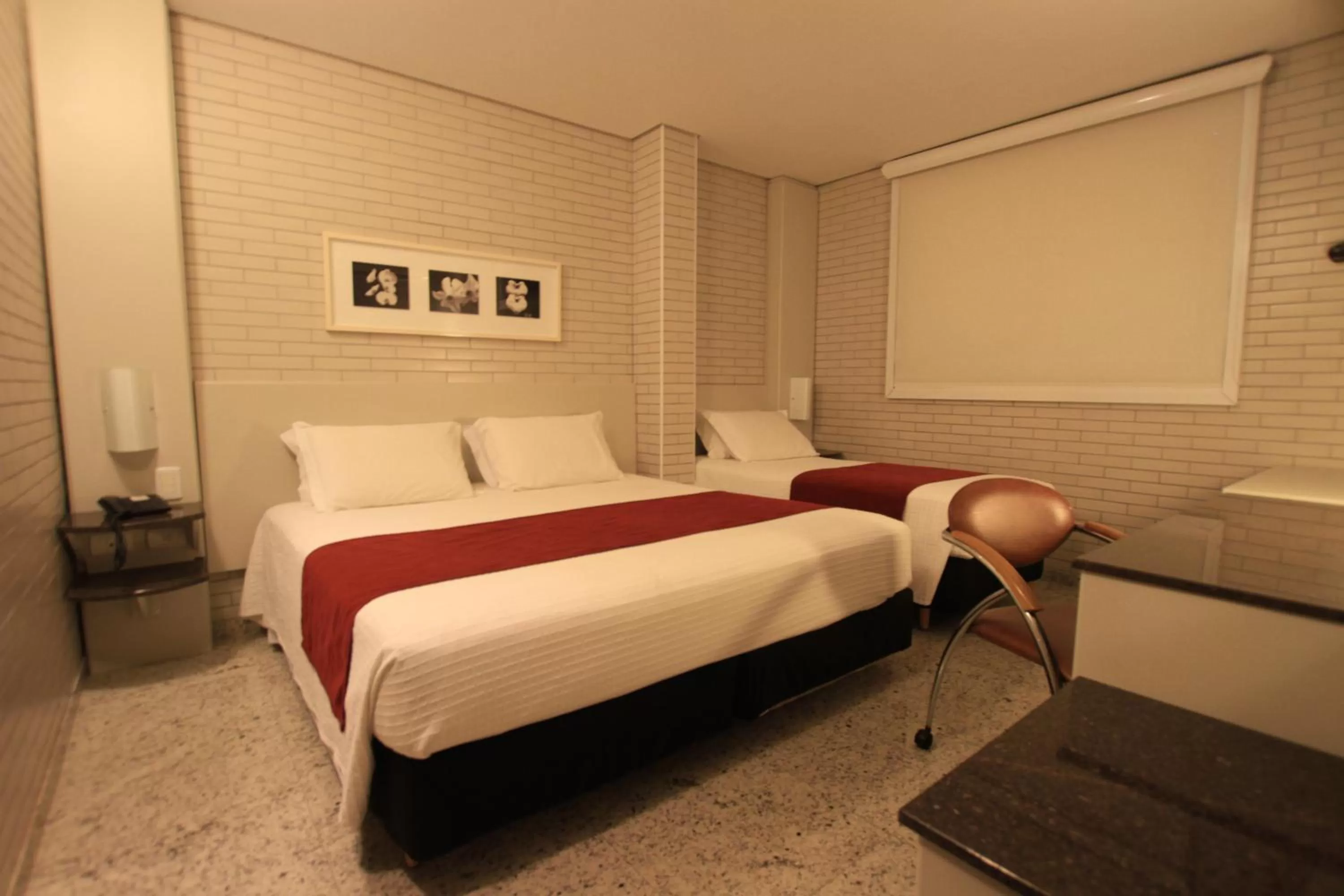 Bed in Hotel Confiance Batel