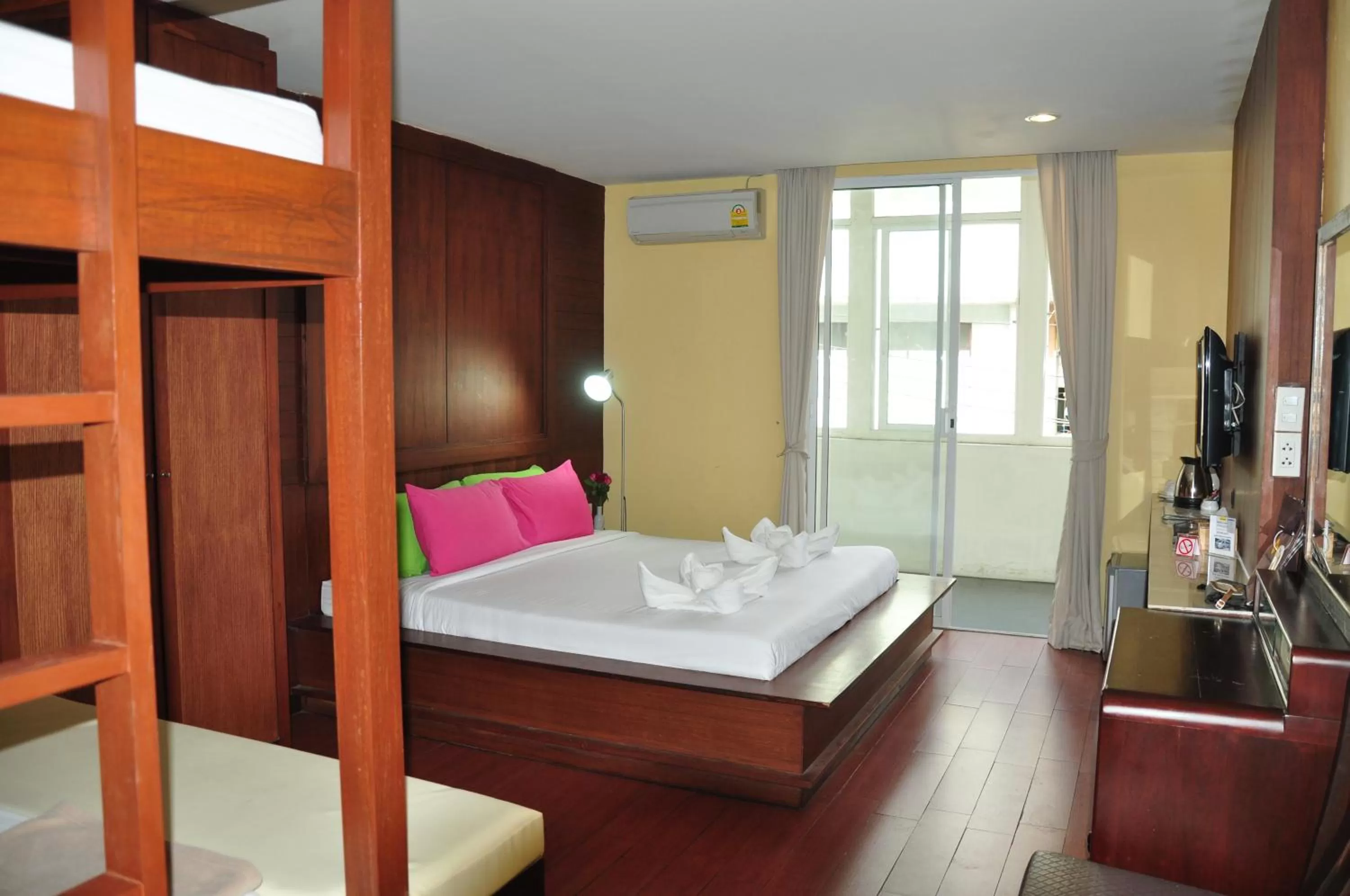 Day, Bed in Sabye Bangkok