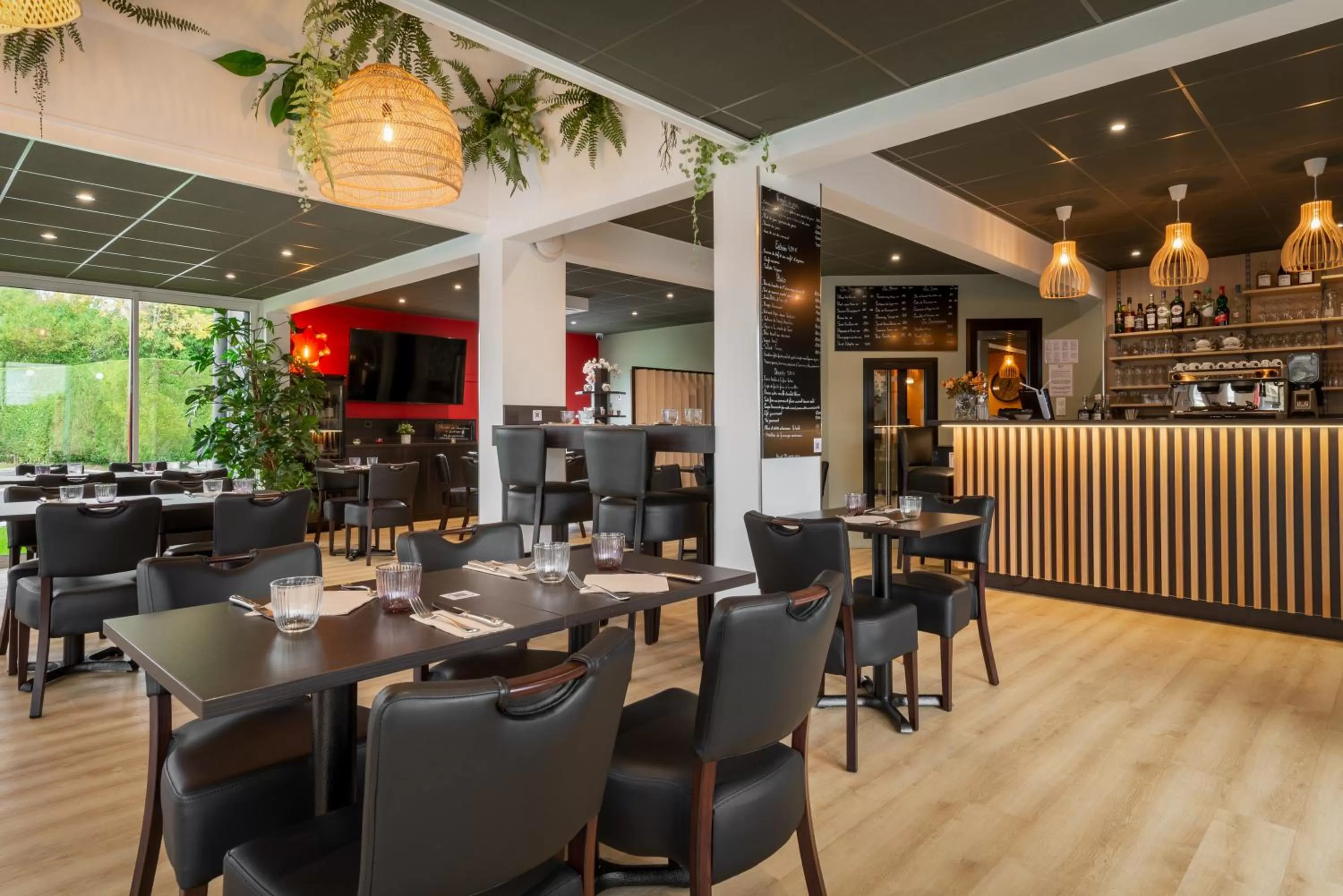 Restaurant/places to eat in Zenith Hotel Caen