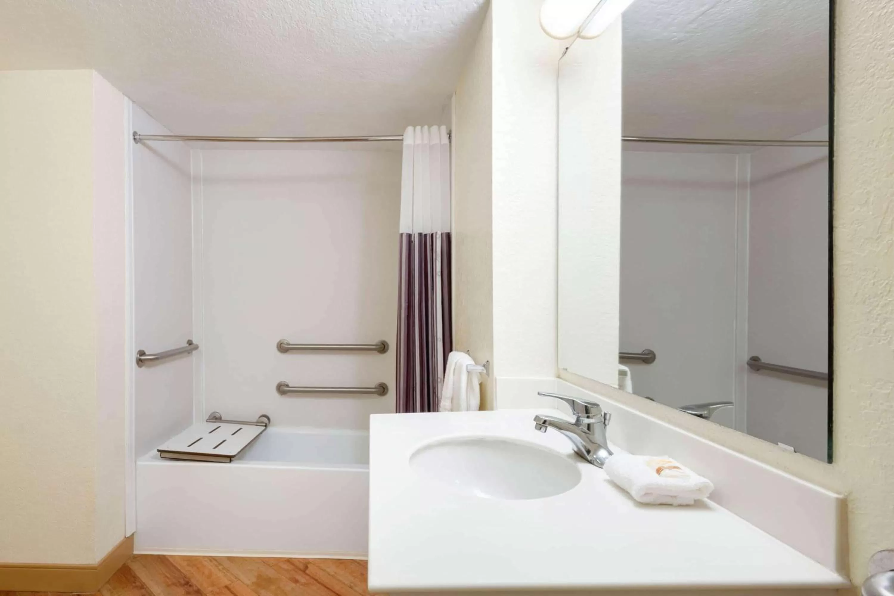 Bathroom in La Quinta East Deerfield Beach - Boca Raton