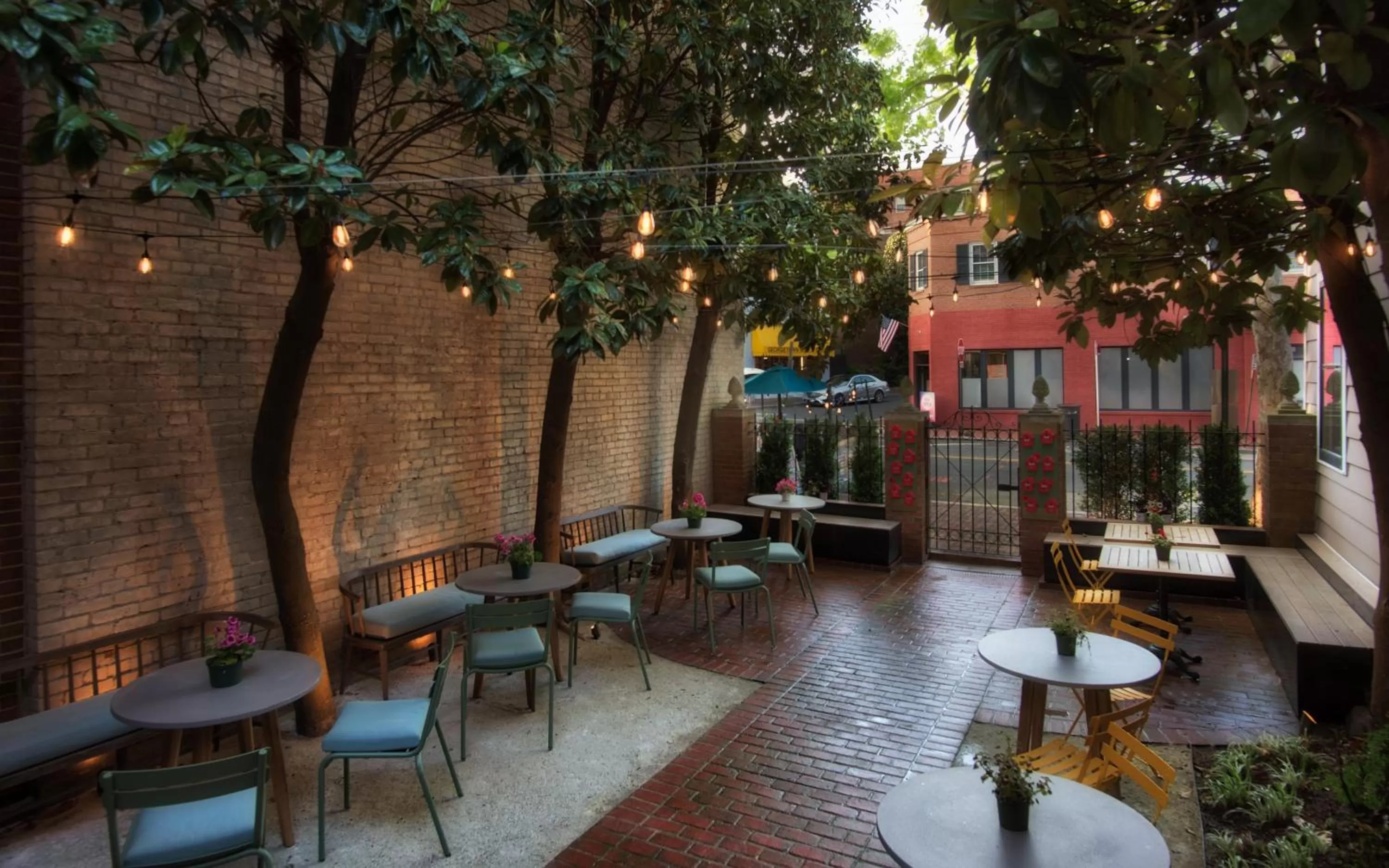 Garden in The Poppy Georgetown Guesthouse and Gardens