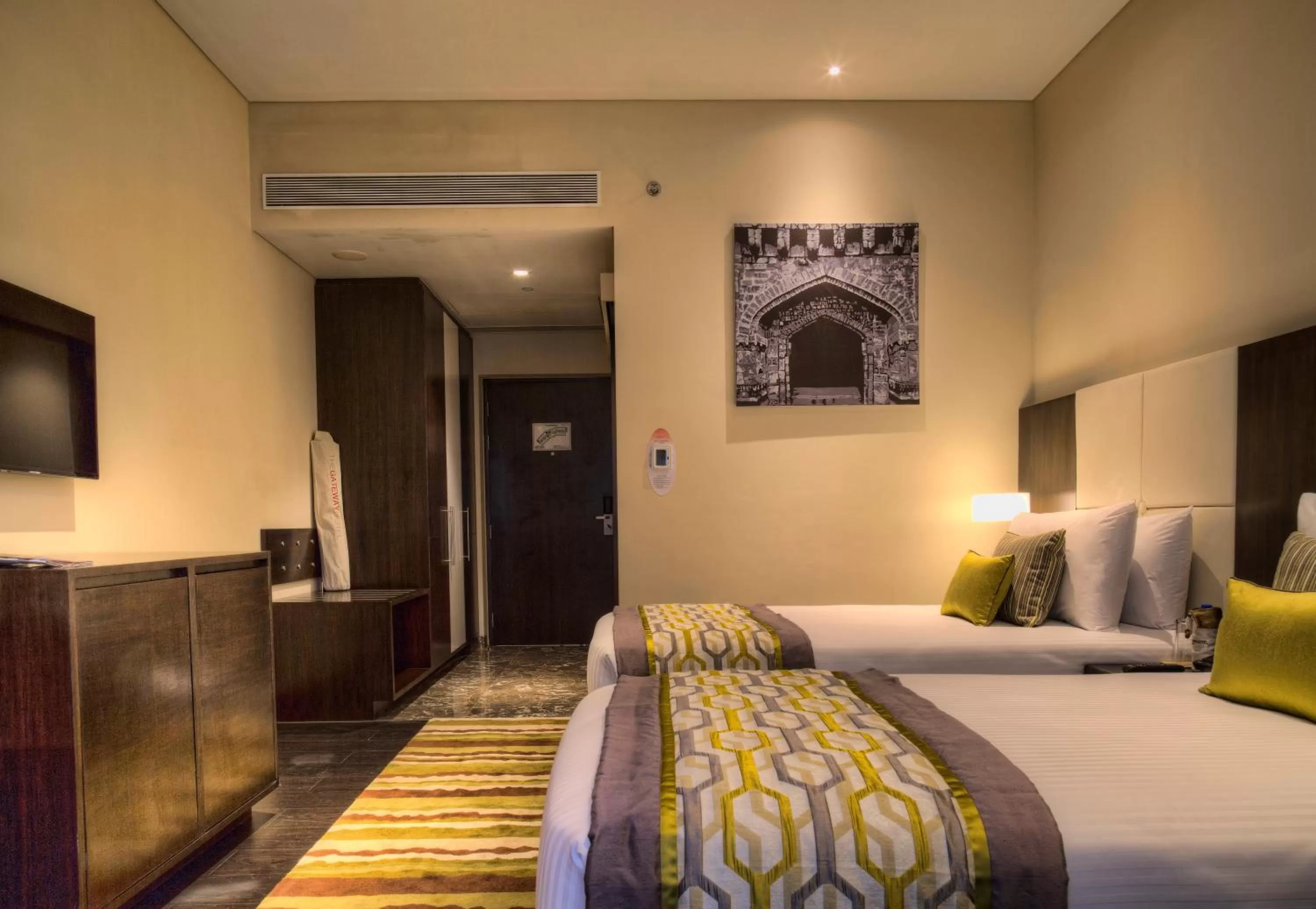 Photo of the whole room, Bed in Gateway Nashik