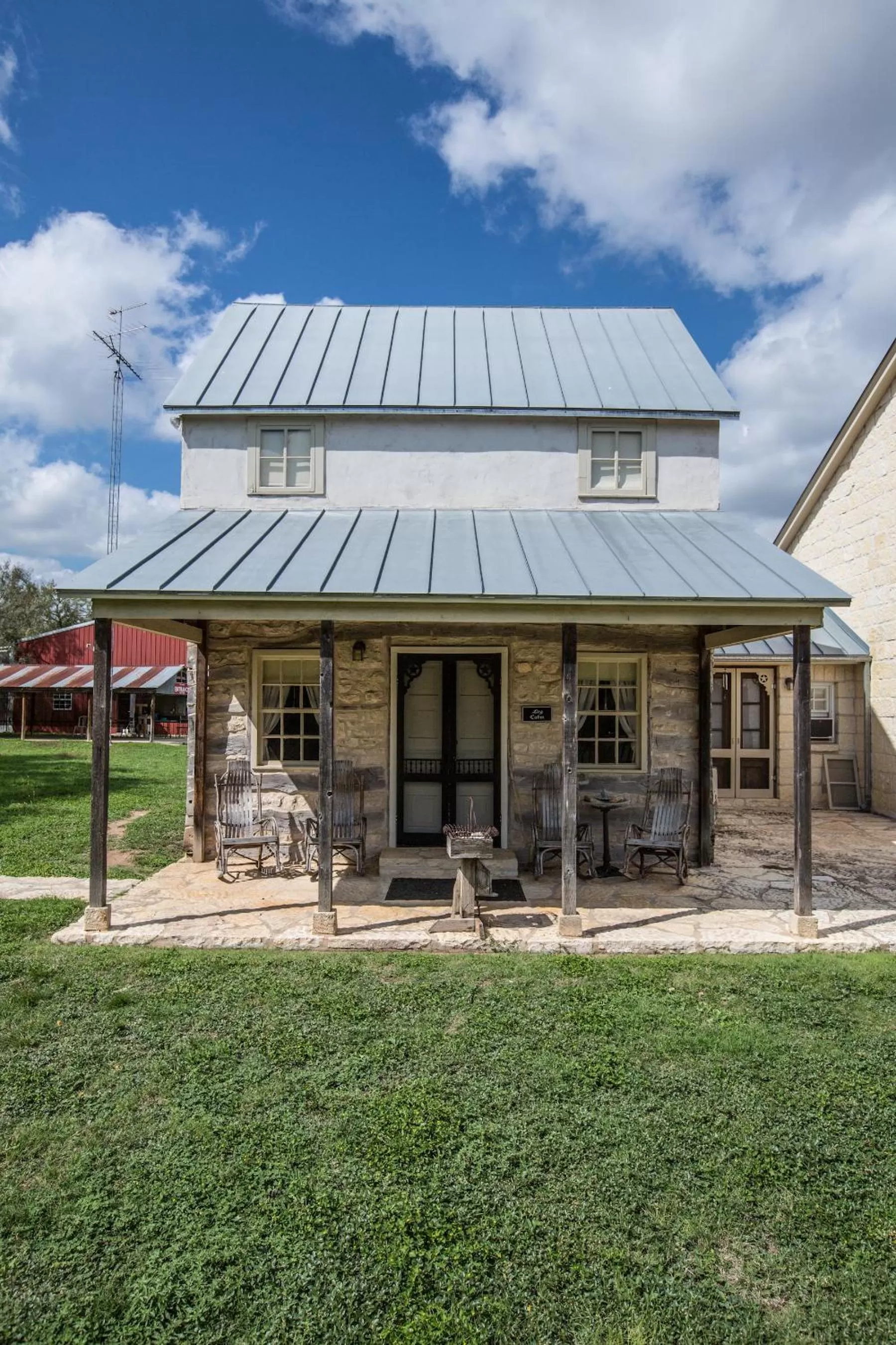 Patio in Full Moon Inn