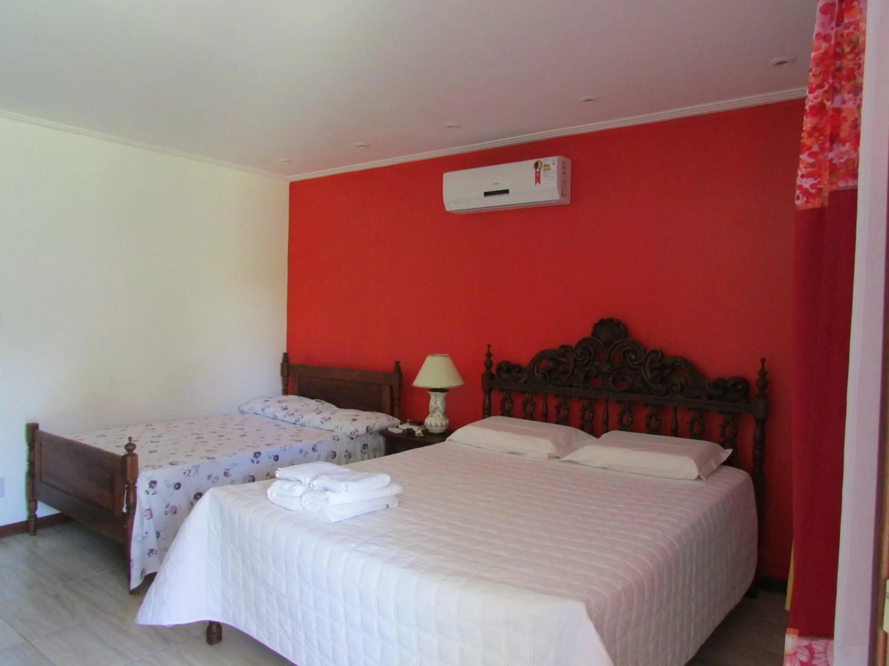 Photo of the whole room, Bed in Pousada Ipitanga IV