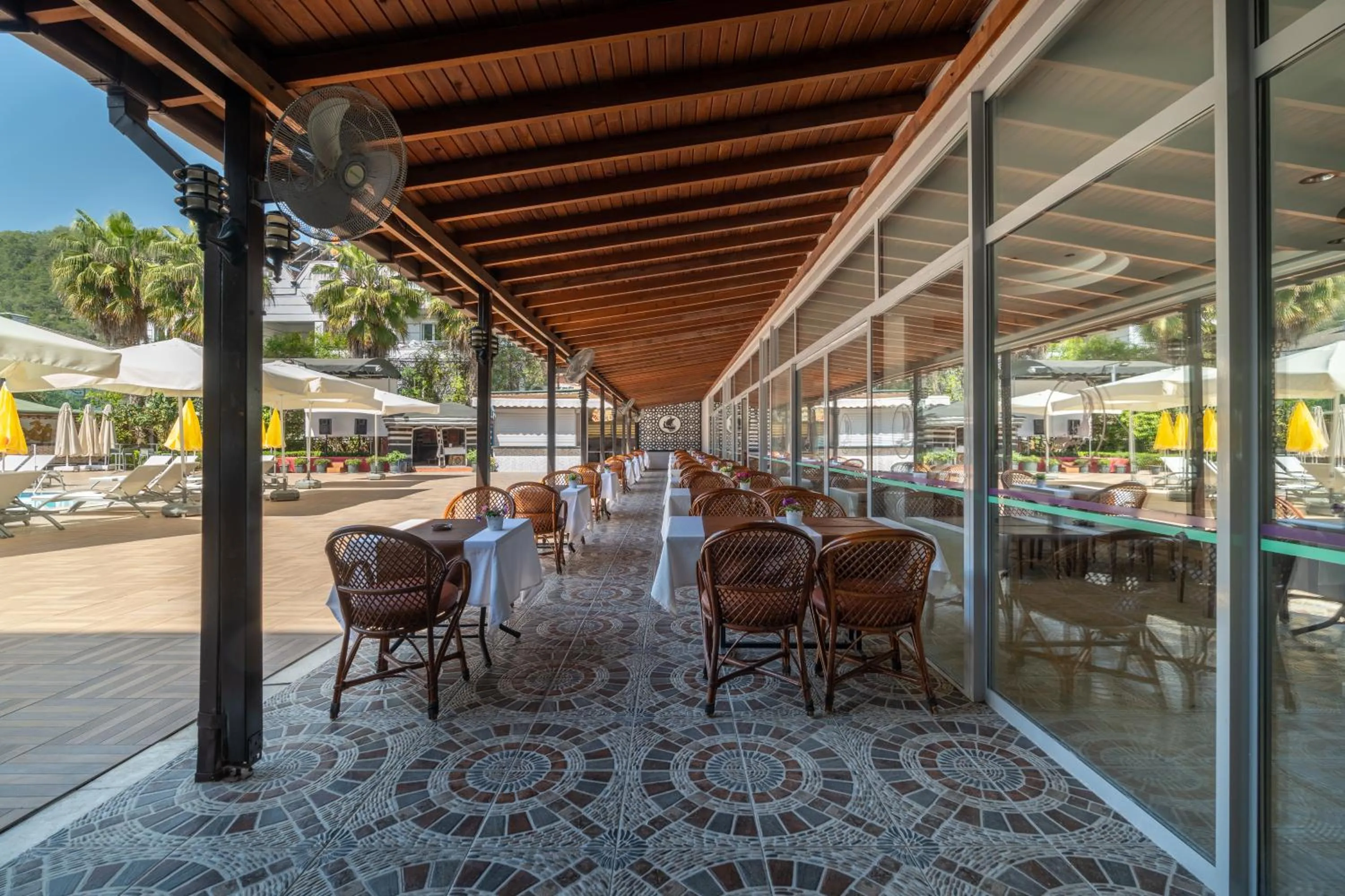 Restaurant/Places to Eat in Grand Viking Hotel