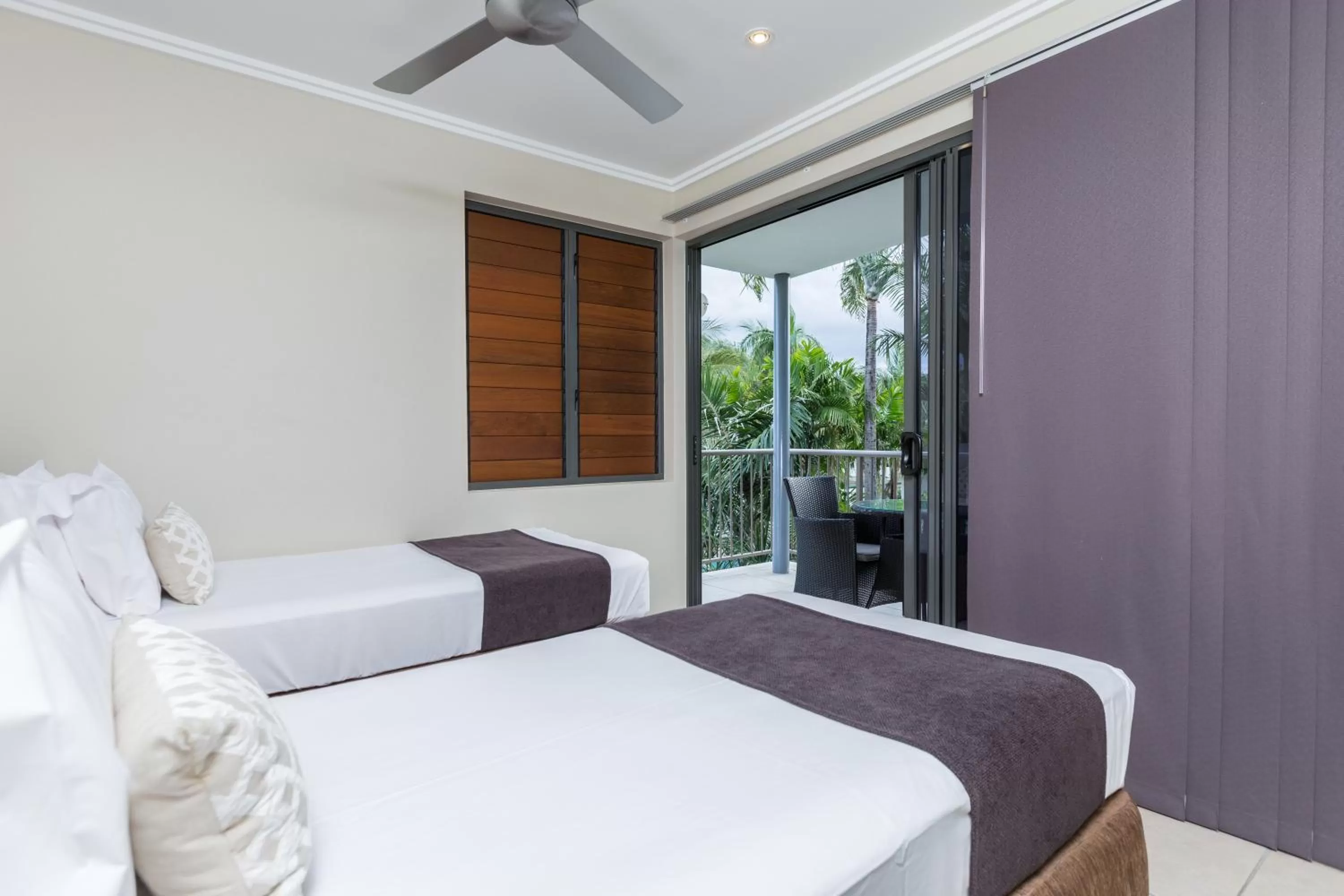 Balcony/Terrace, Bed in Sea Point on Trinity Beach