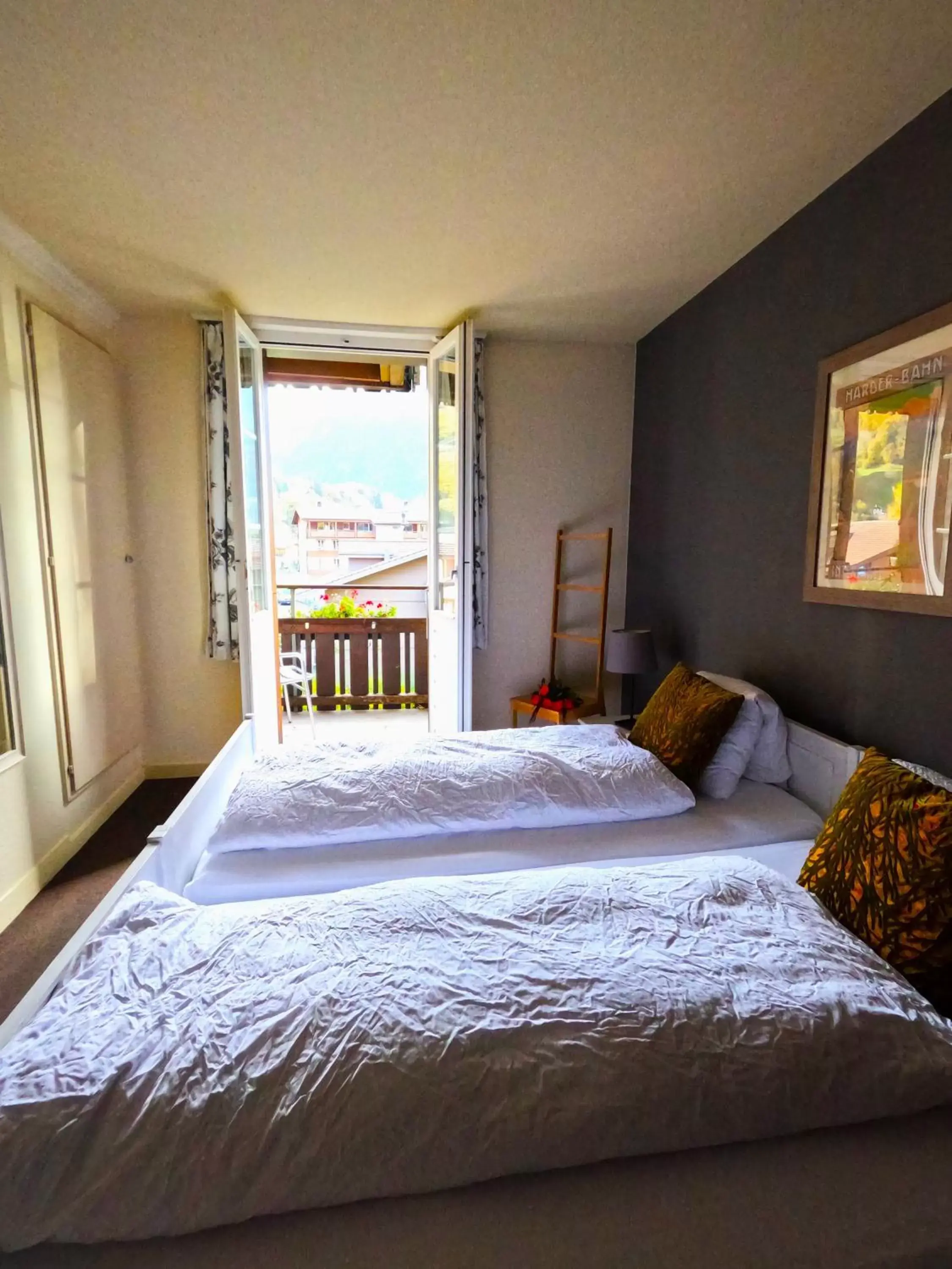 Standard Twin Room with Mountain View in Alpenrose Hotel and Gardens Standard Twin Room with Mountain View in Alpenrose Hotel and Gardens