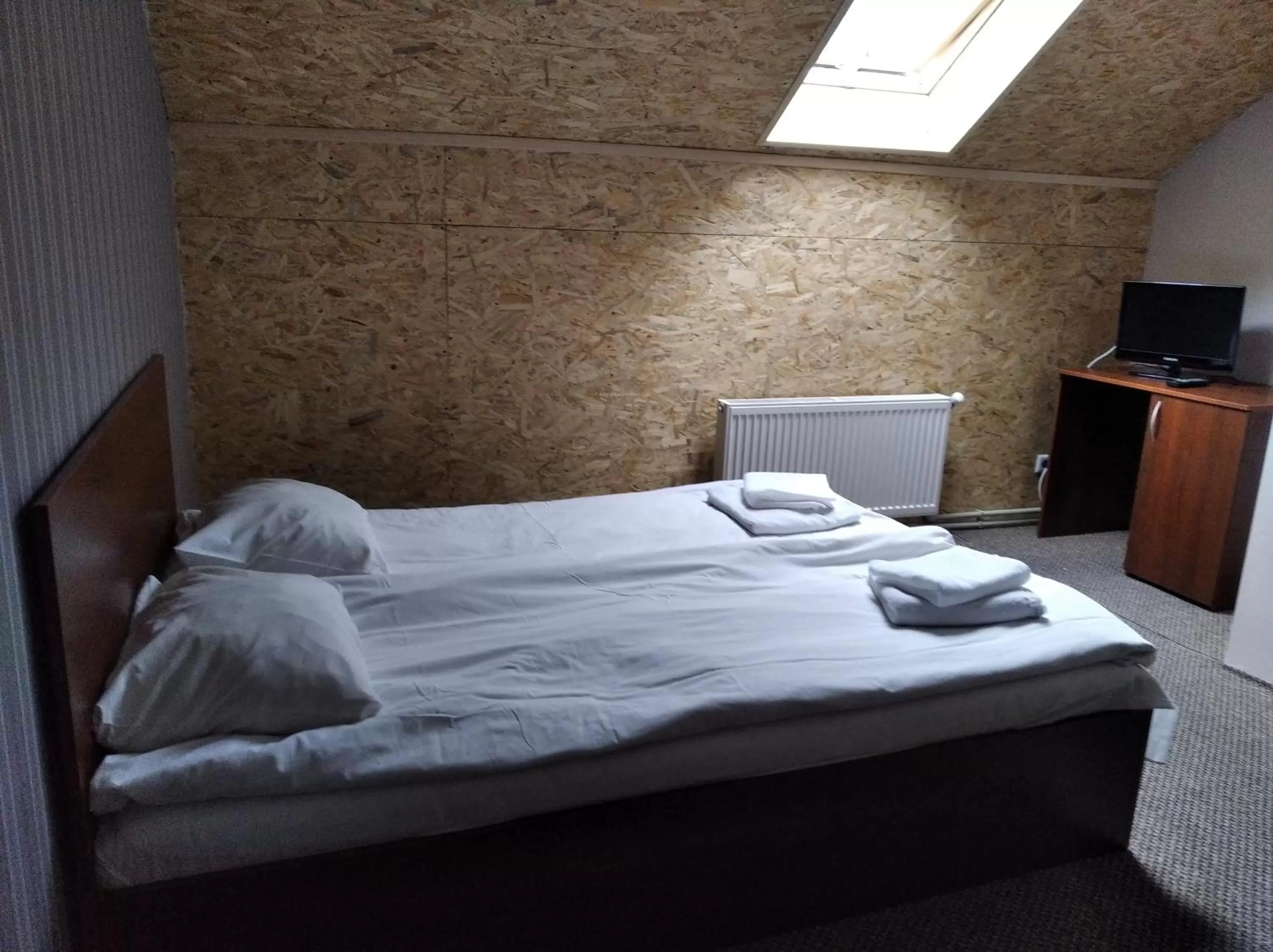 Photo of the whole room, Bed in Terem