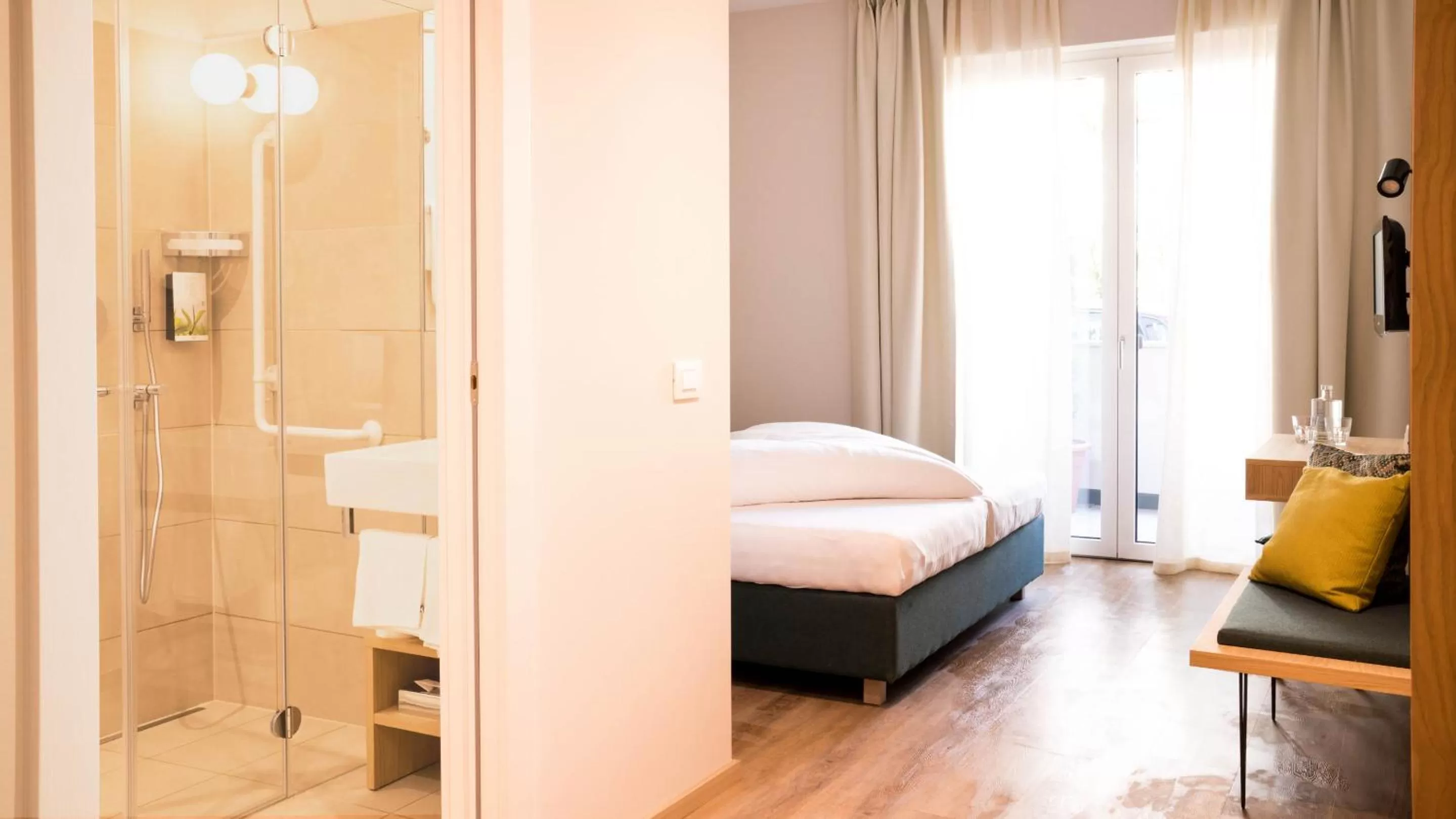 Photo of the whole room, Bed in Flora Hotel & Suites