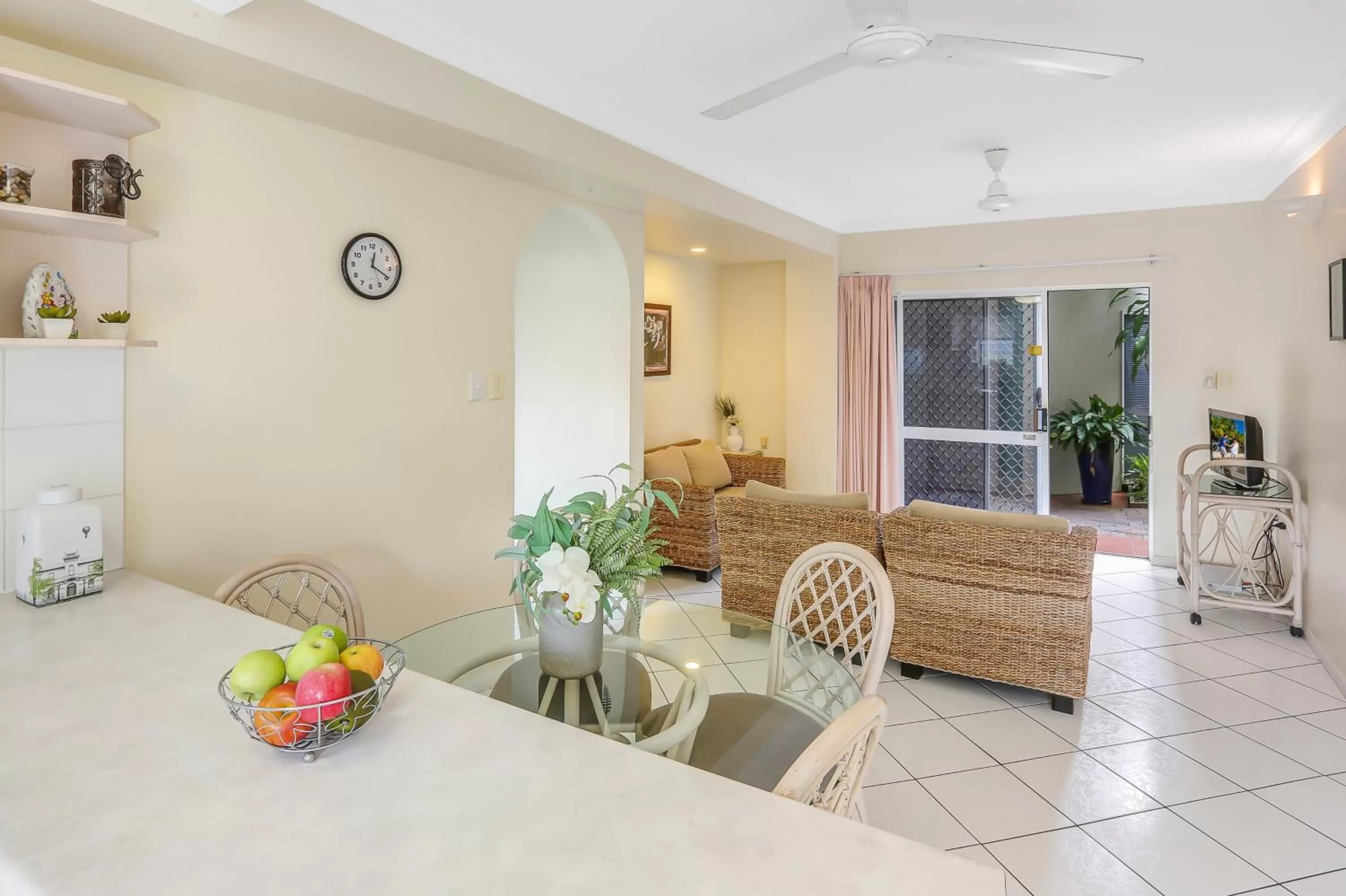 Living room in Koala Court Holiday Apartments