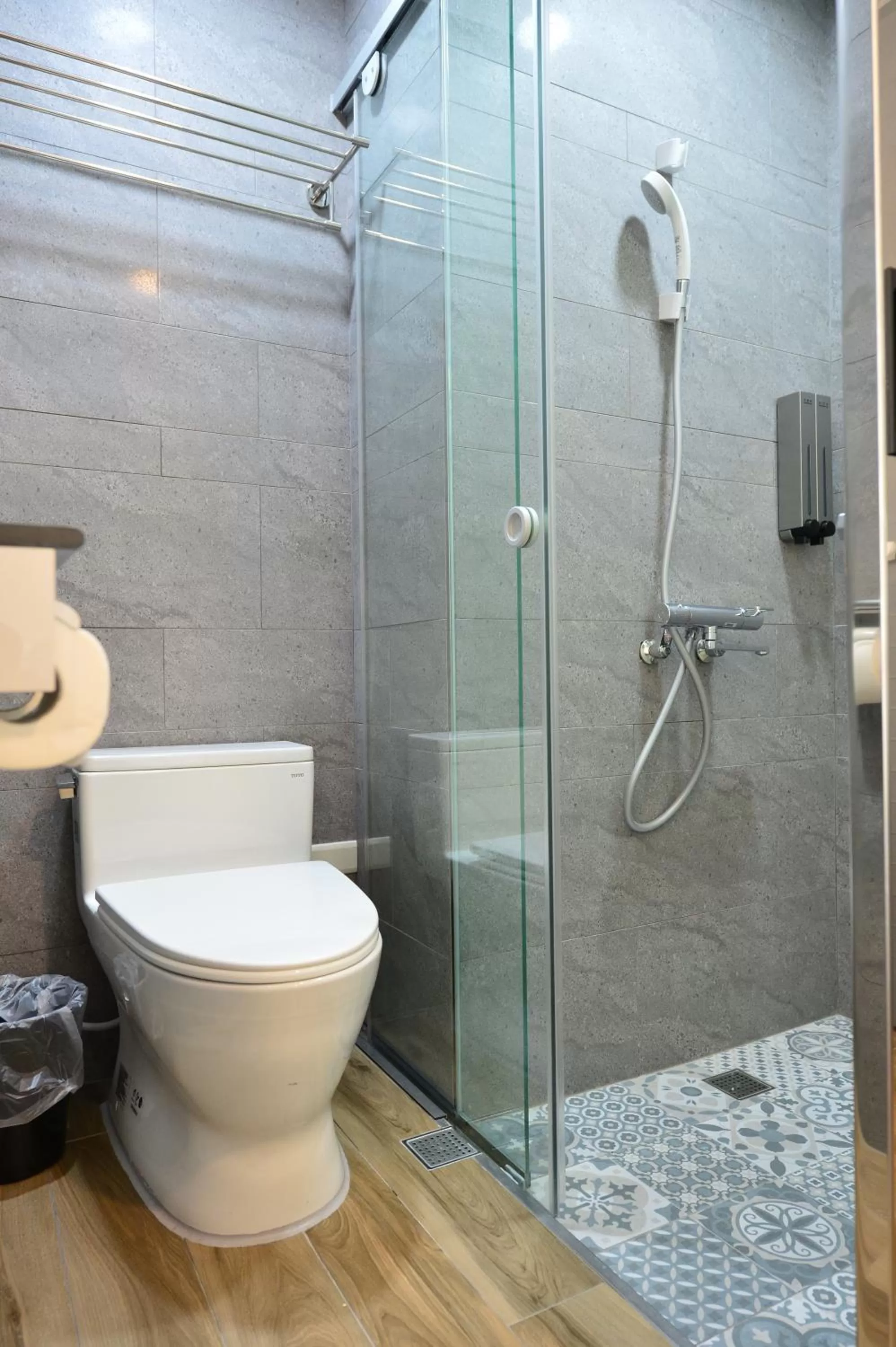 Shower in Sky Square Business Travel