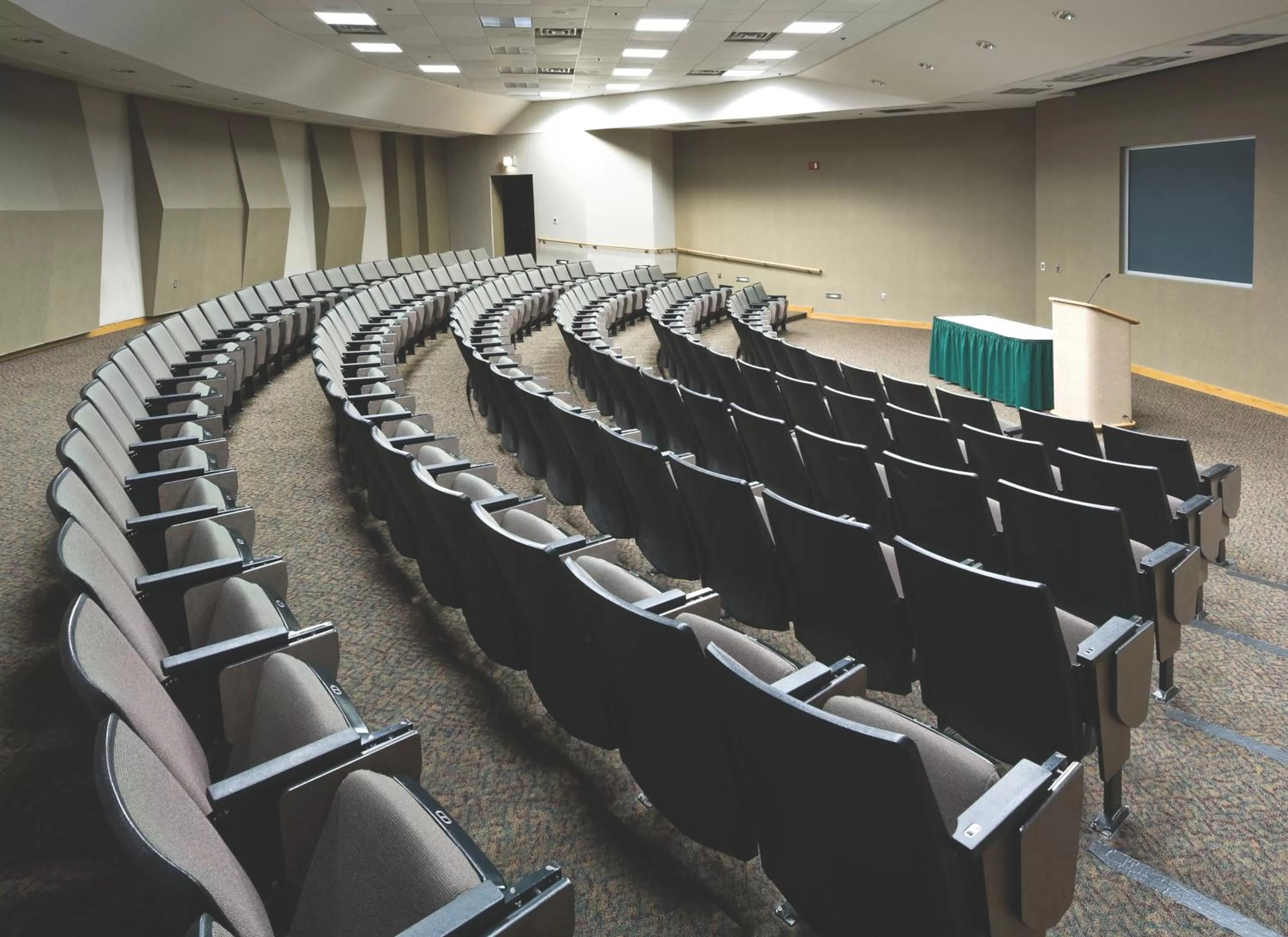 Business facilities in Ramkota Hotel Pierre