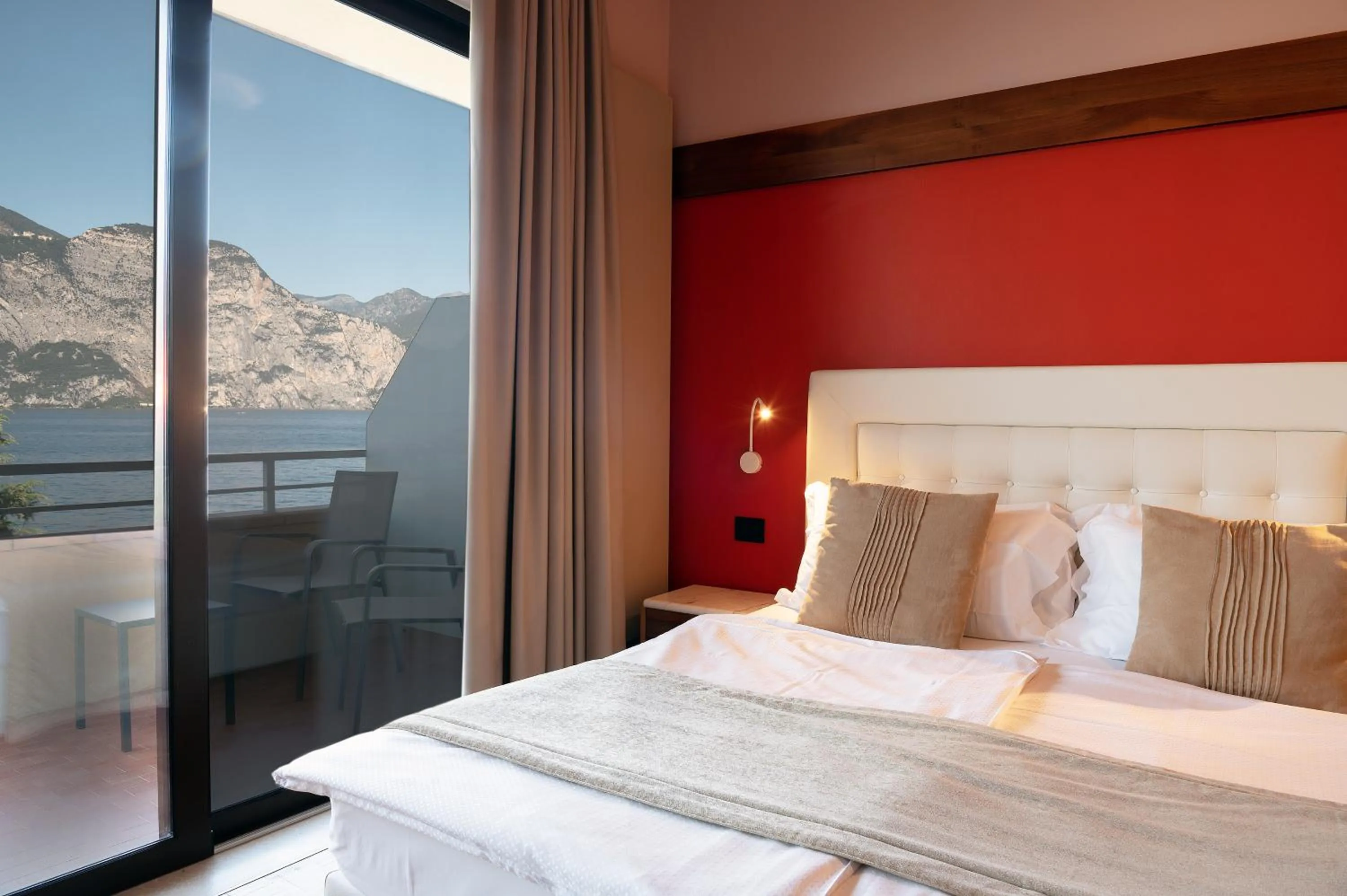 Bedroom, Bed in Hotel Du Lac - Relax Attitude Hotel