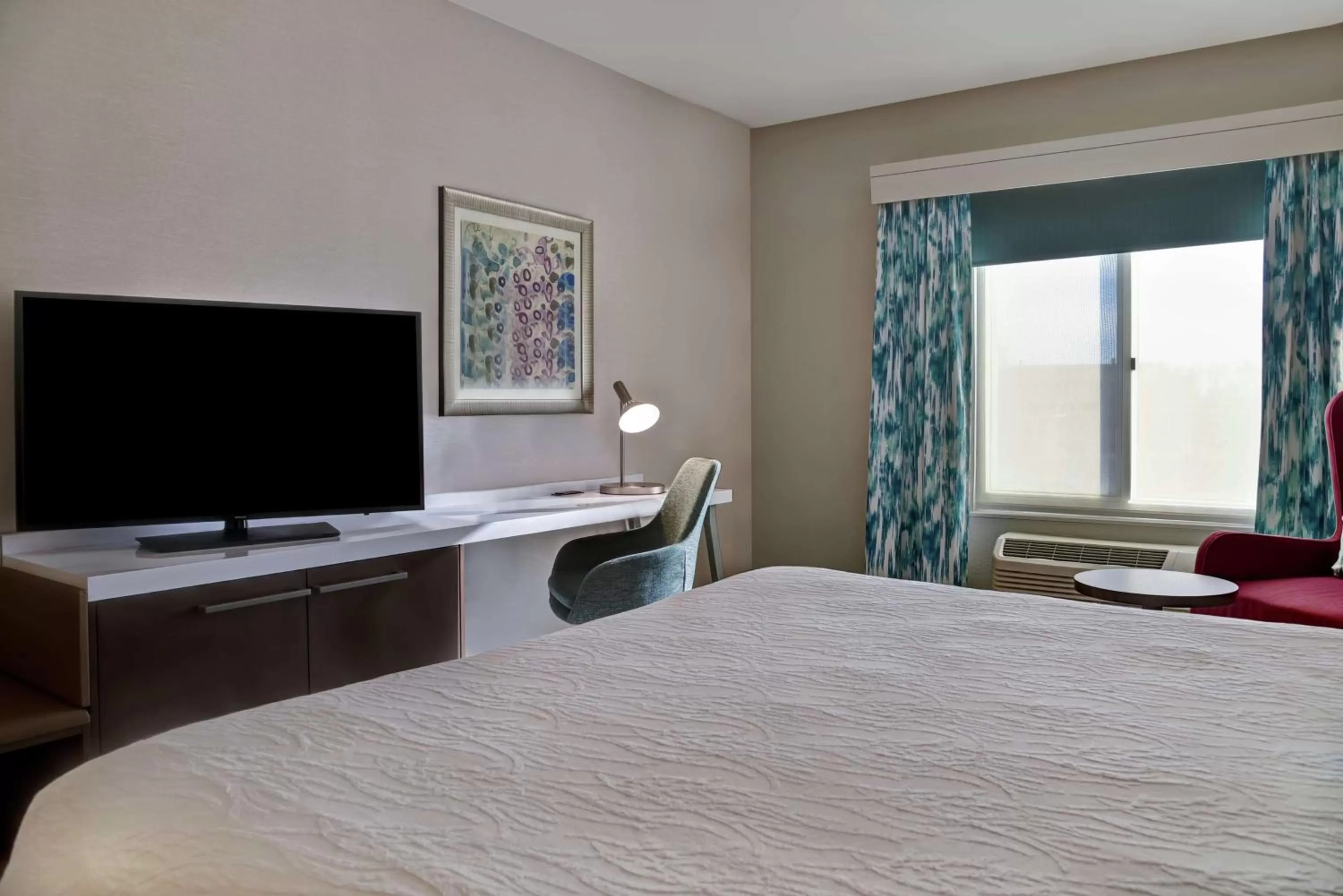 Bed in Hilton Garden Inn Kansas City/Kansas