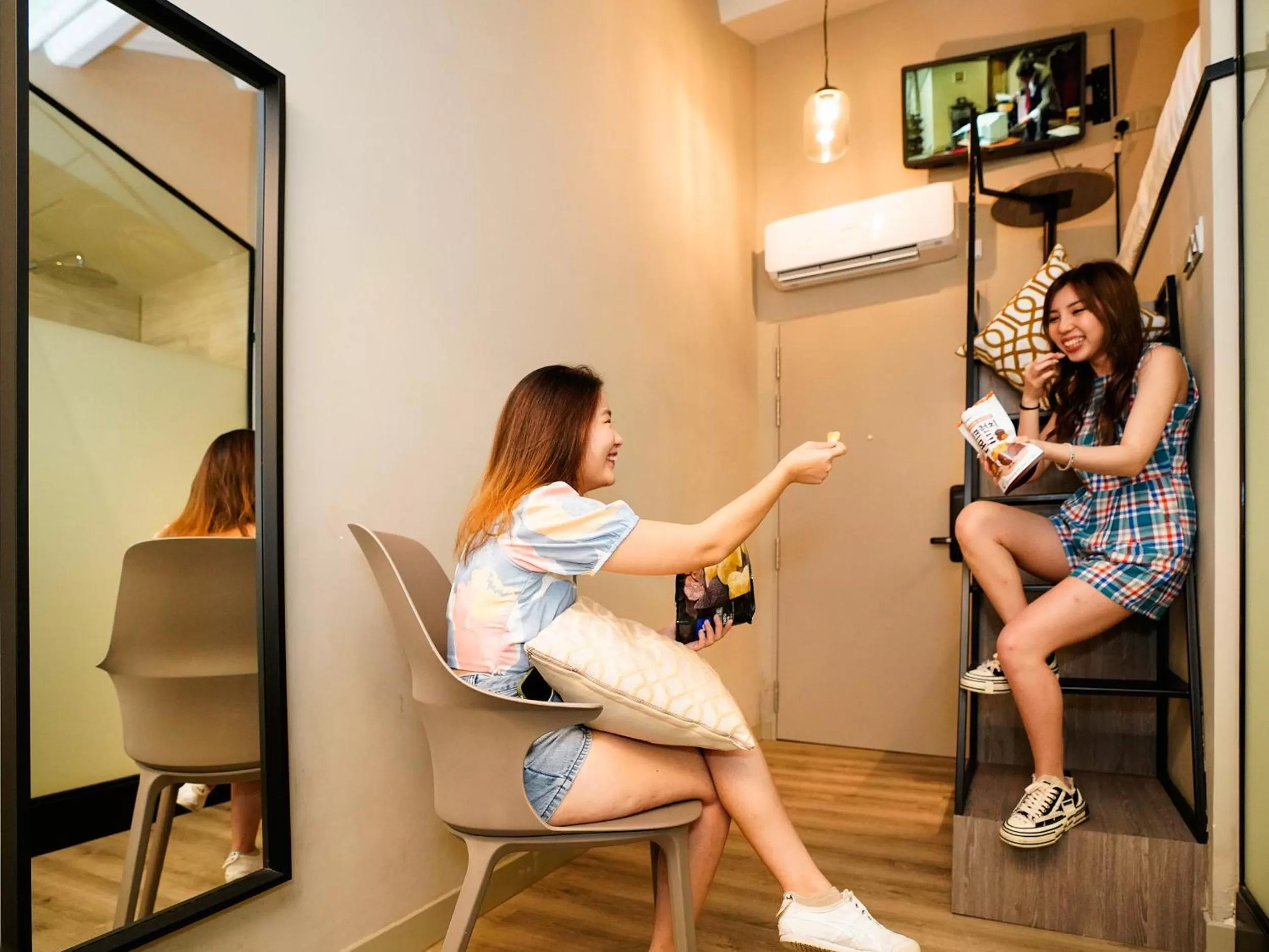 People in ST Signature Jalan Besar, SHORT OVERNIGHT, 13 Hours, 6PM-7AM