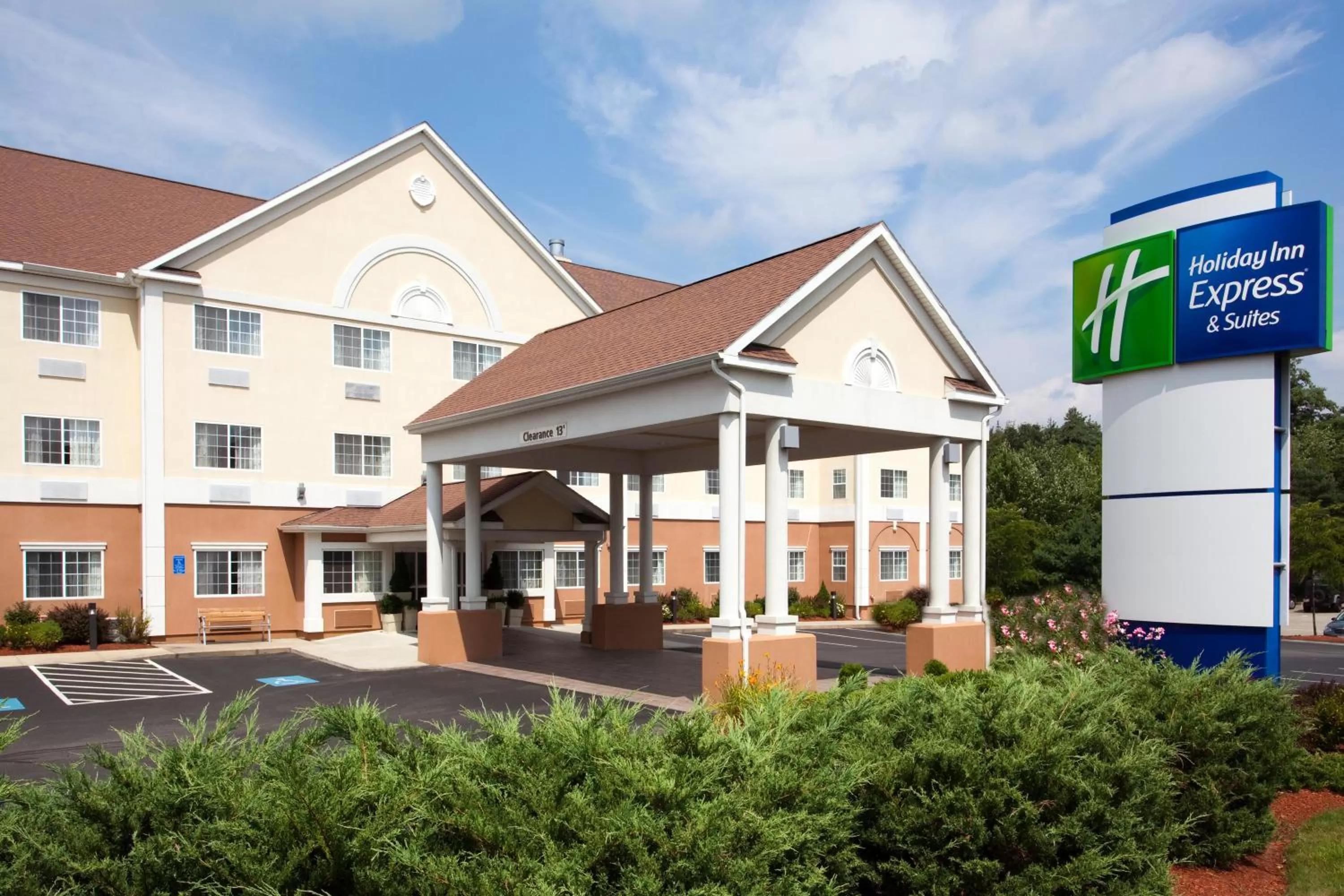 Property building in Holiday Inn Express Hotel & Suites Boston - Marlboro by IHG