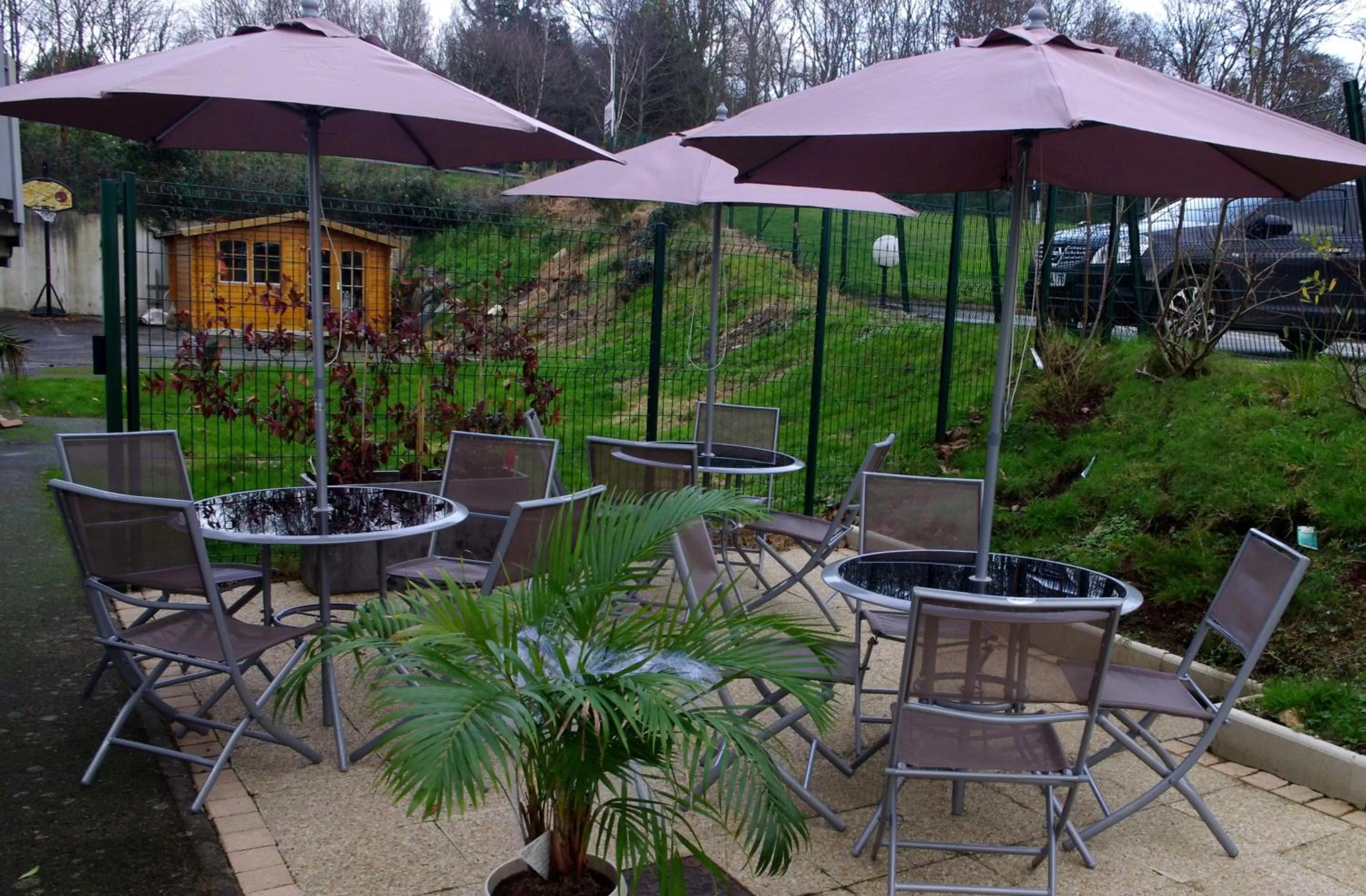 Patio in Kyriad Quimper Sud