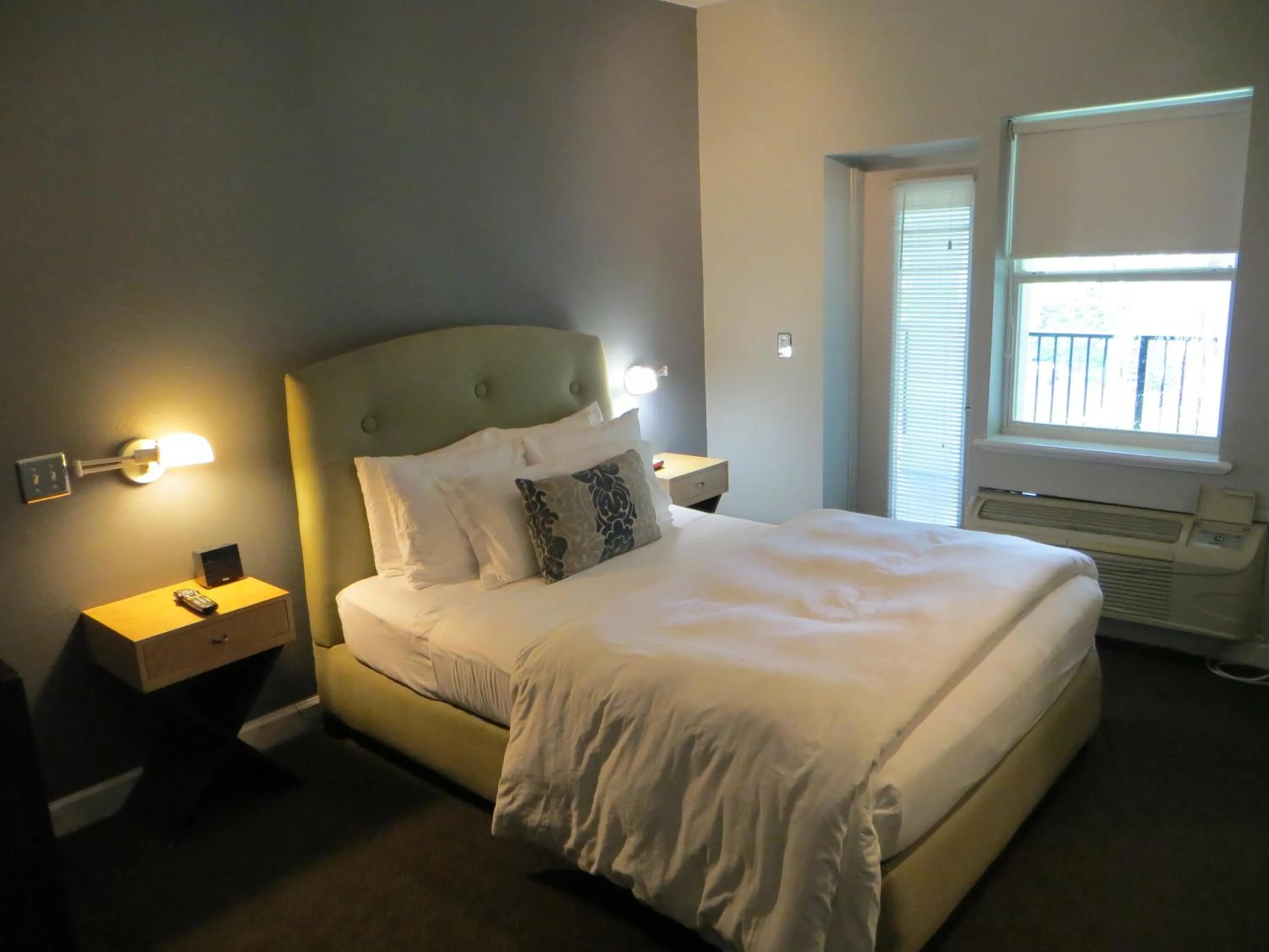 Bed in The EO Inn - Downtown Orlando